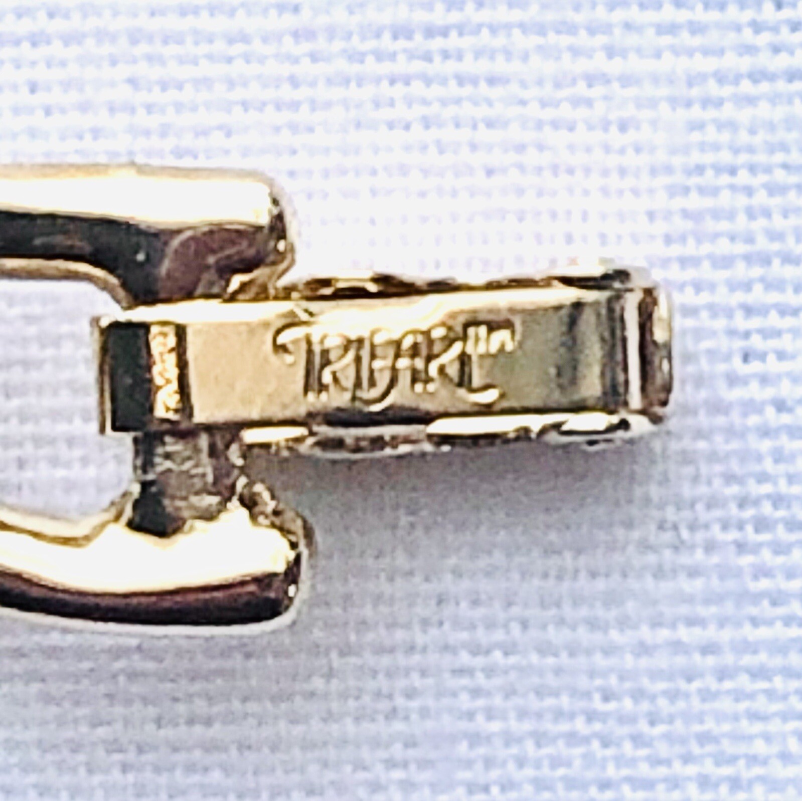 Trifari Leaf Bracelet White Enamel Signed Modernist Style Nature Jewelry 7”
