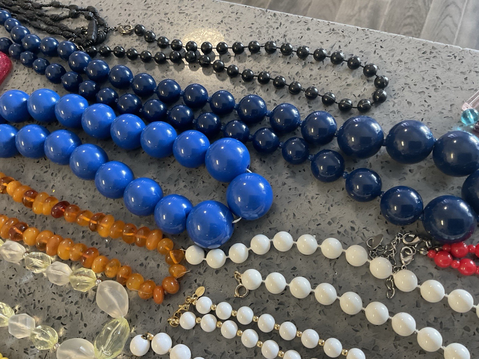 Vintage Modern-Plastic Jewelry lot 50 Mixed Estate Wear resale Crafting