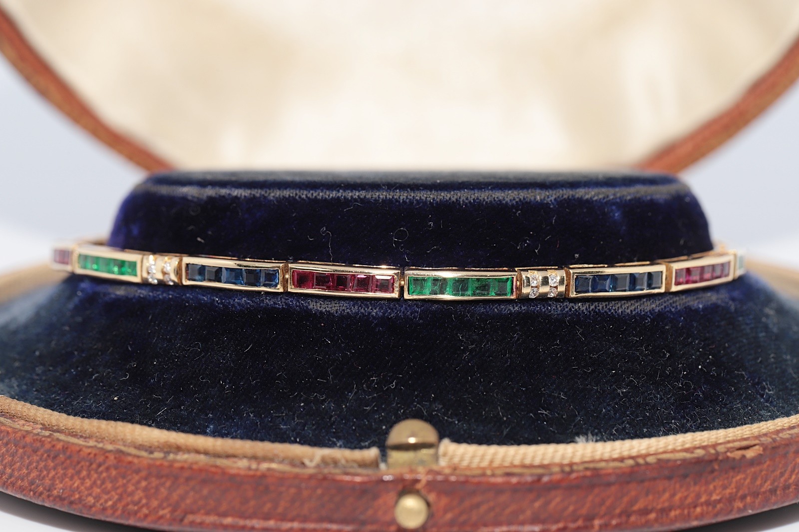 Vintage Circa 1980s 18k Gold Natural Diamond And Emerald Ruby Sapphire Bracelet