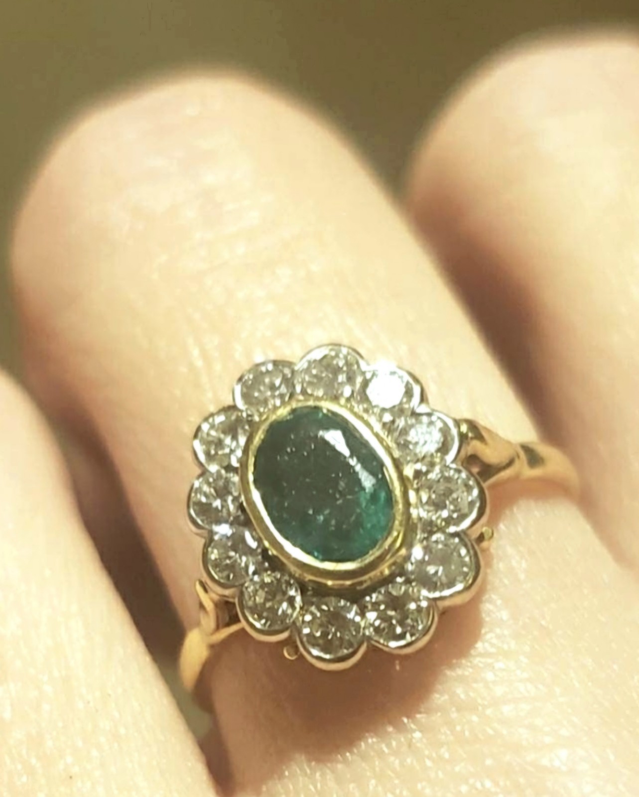 Antique Edwardian Natural Oval Emerald and Round Diamond Ring. 18k Gold. Size 5