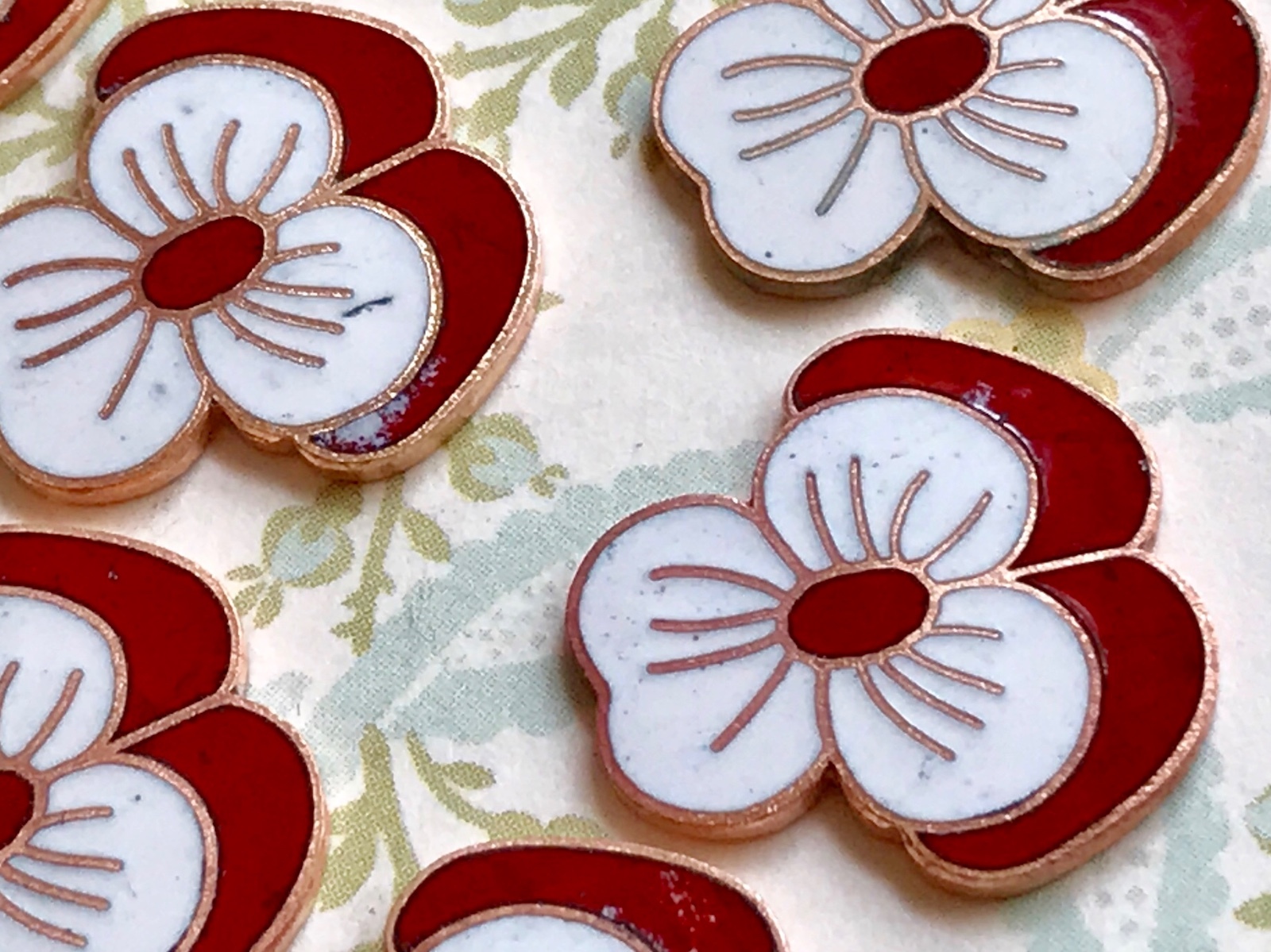 Enameled Pansy Findings,Vintage Pansies,Enamel Cabochons,19x6mm cabochons #G65C