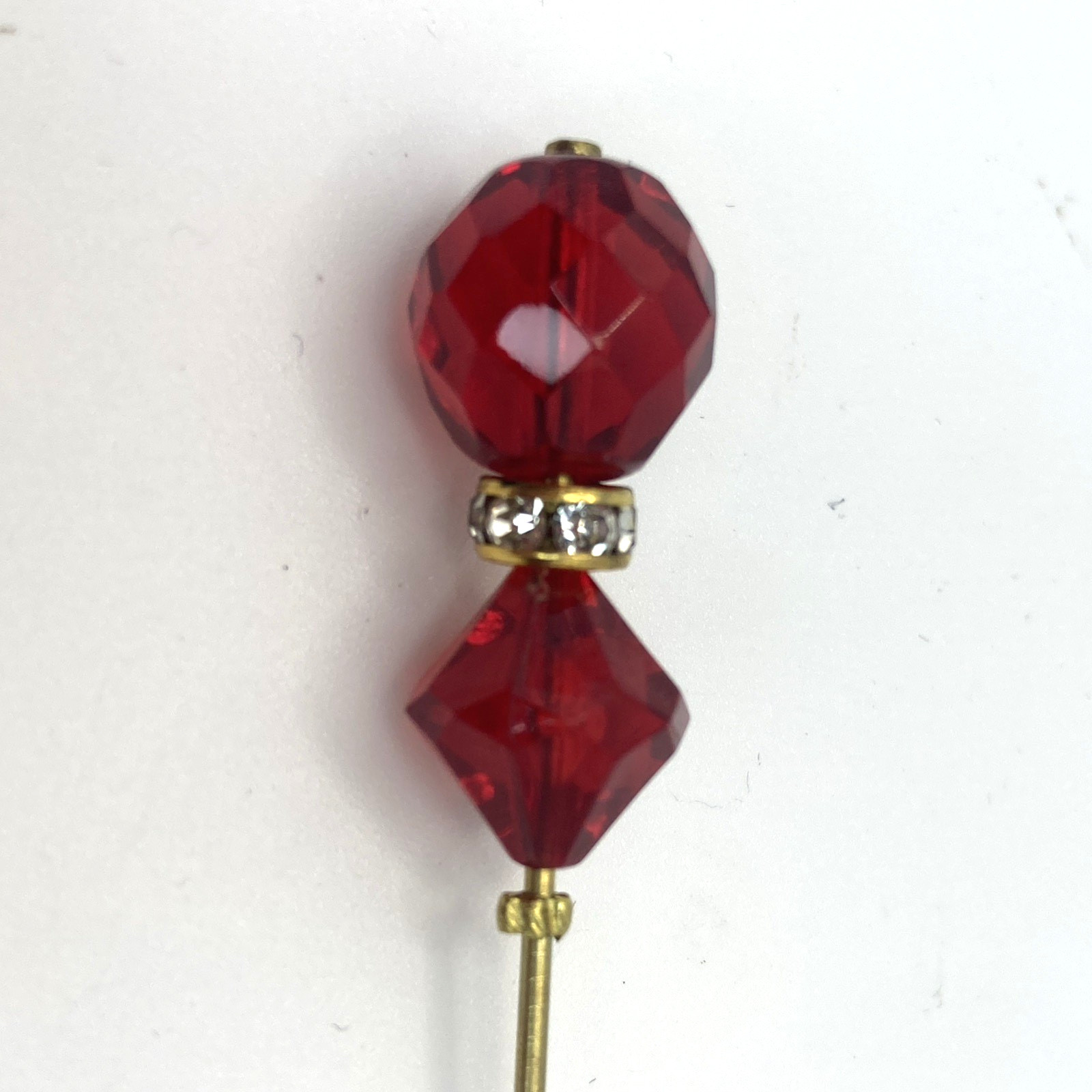 7.25″ Red crystal Faceted Glass Round & Diamond Shape Hat Stick Pin Gold Tone