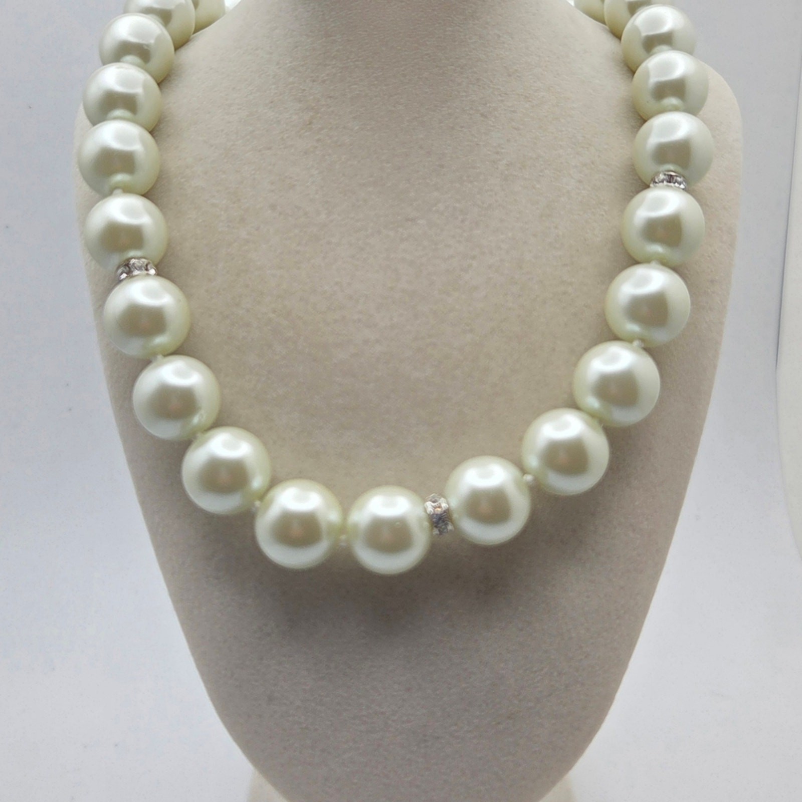 Vintage Anne Klein Signed AC Large Glass Faux Pearl & Rhinestone Necklace – 18″