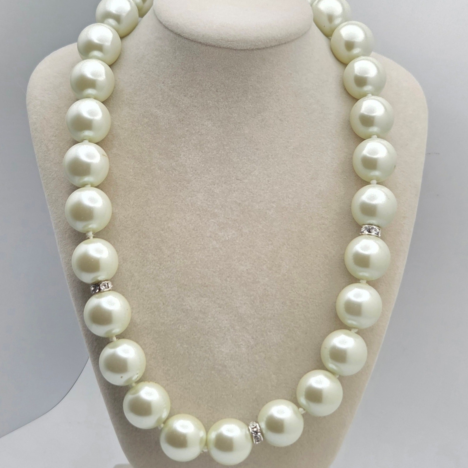 Vintage Anne Klein Signed AC Large Glass Faux Pearl & Rhinestone Necklace – 18″