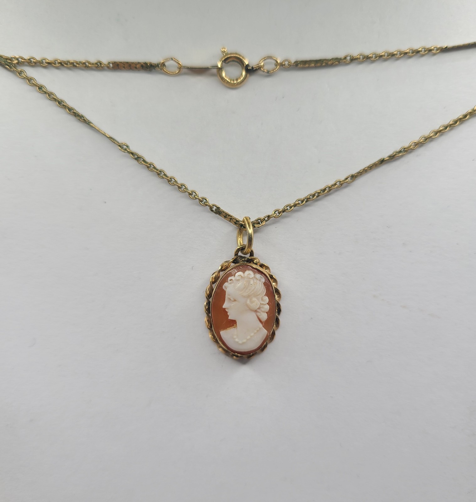 Vtg 1/20 12Kt Gold Filled Genuine Cameo 19″ Necklace Signed “ELKA” 3/4″ Cameo
