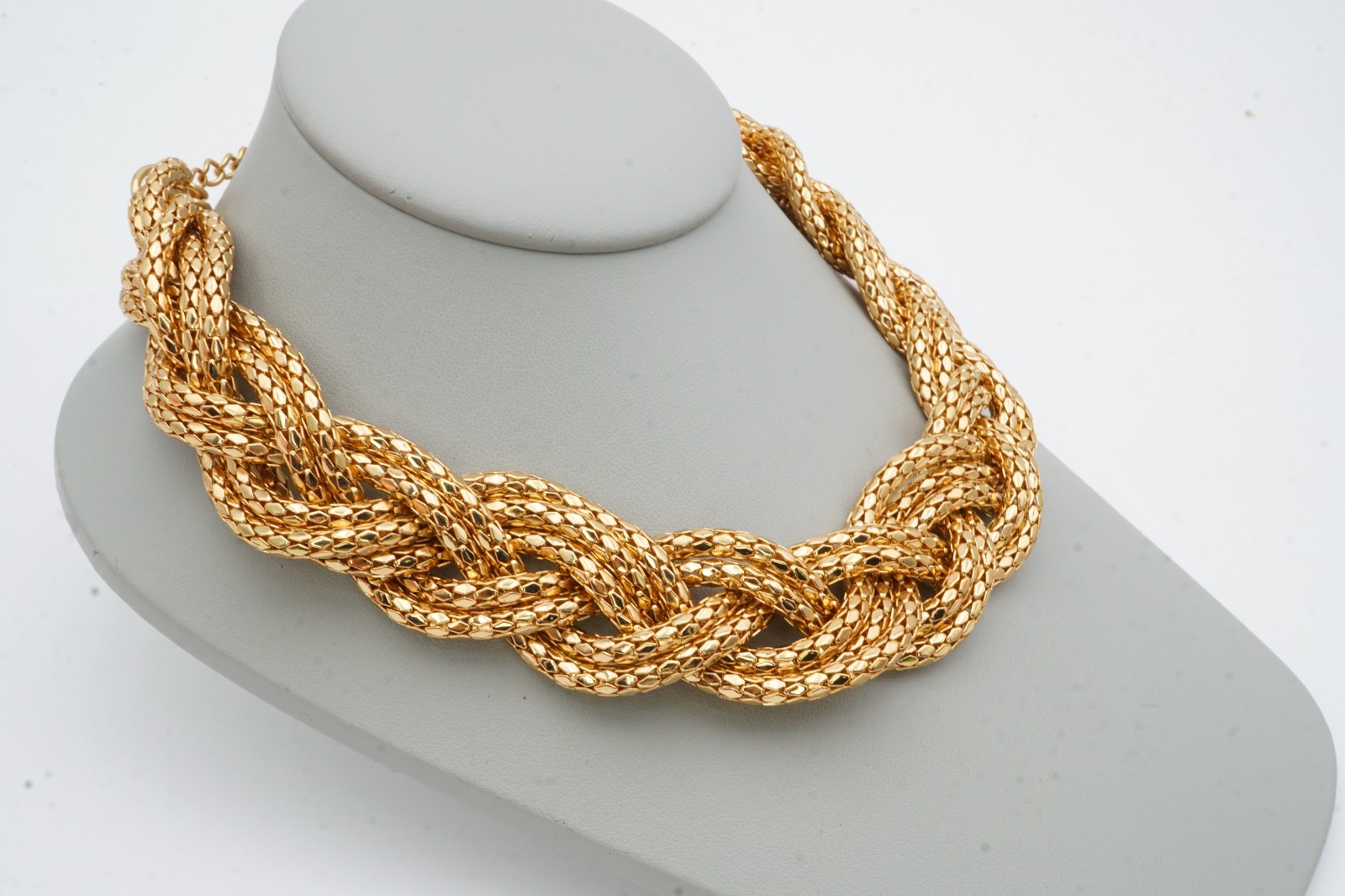 Vintage Necklace Gold Tone Braided Mesh 19″