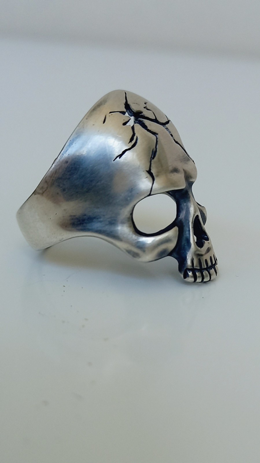 №98 Custom Handcrafted SILVER Ring Biker Scull Ring Size 9 ( 7.98 gr)