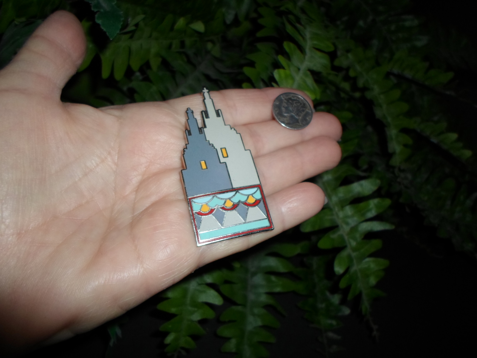 Vintage ACME – San Remo architect ROBERT STERN – enamel buildings PIN – brooch