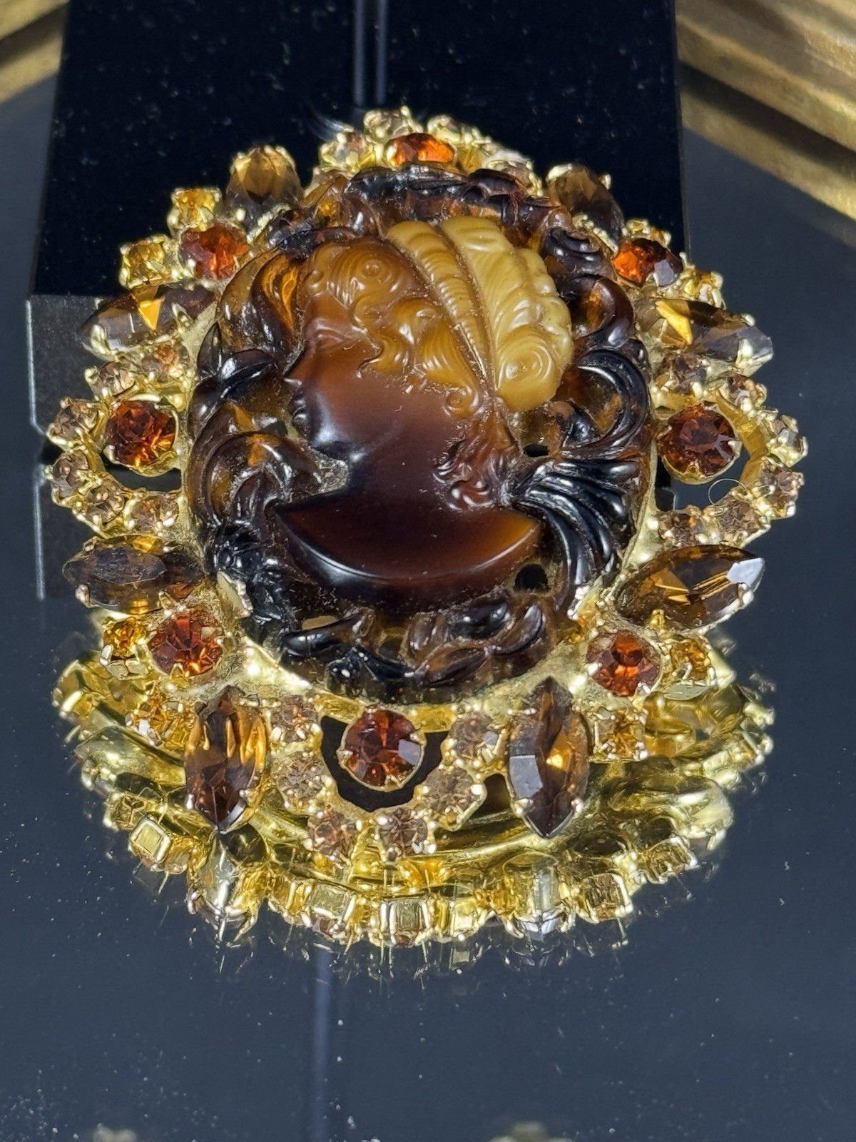 Vintage JULIANA CAMEO SET TORTOISE FAUX TOPAZ RHINESTONES BROWN WITH GOLD TONE