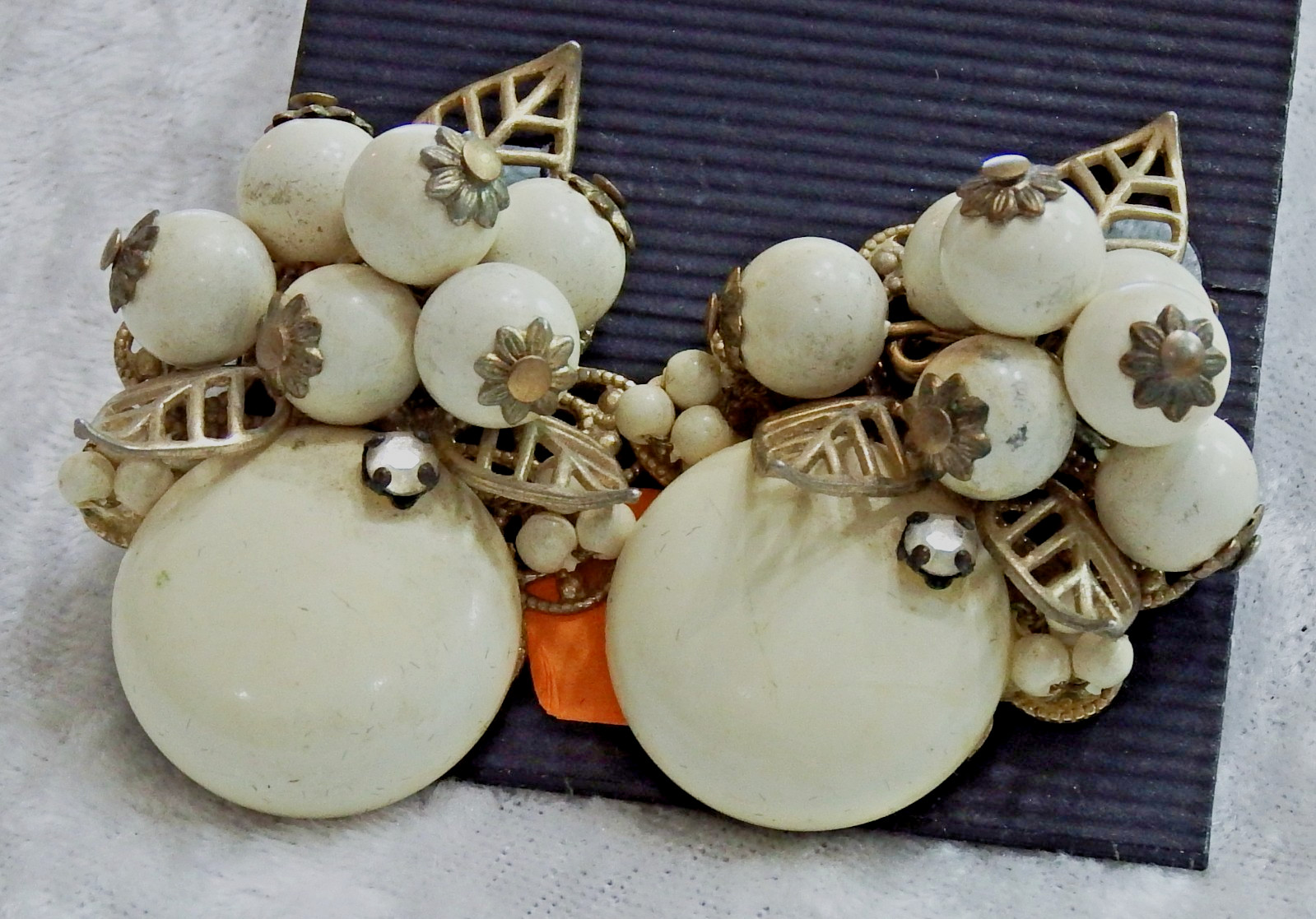 VINTAGE OFF WHITE BEADED CLIP BACK EARRINGS