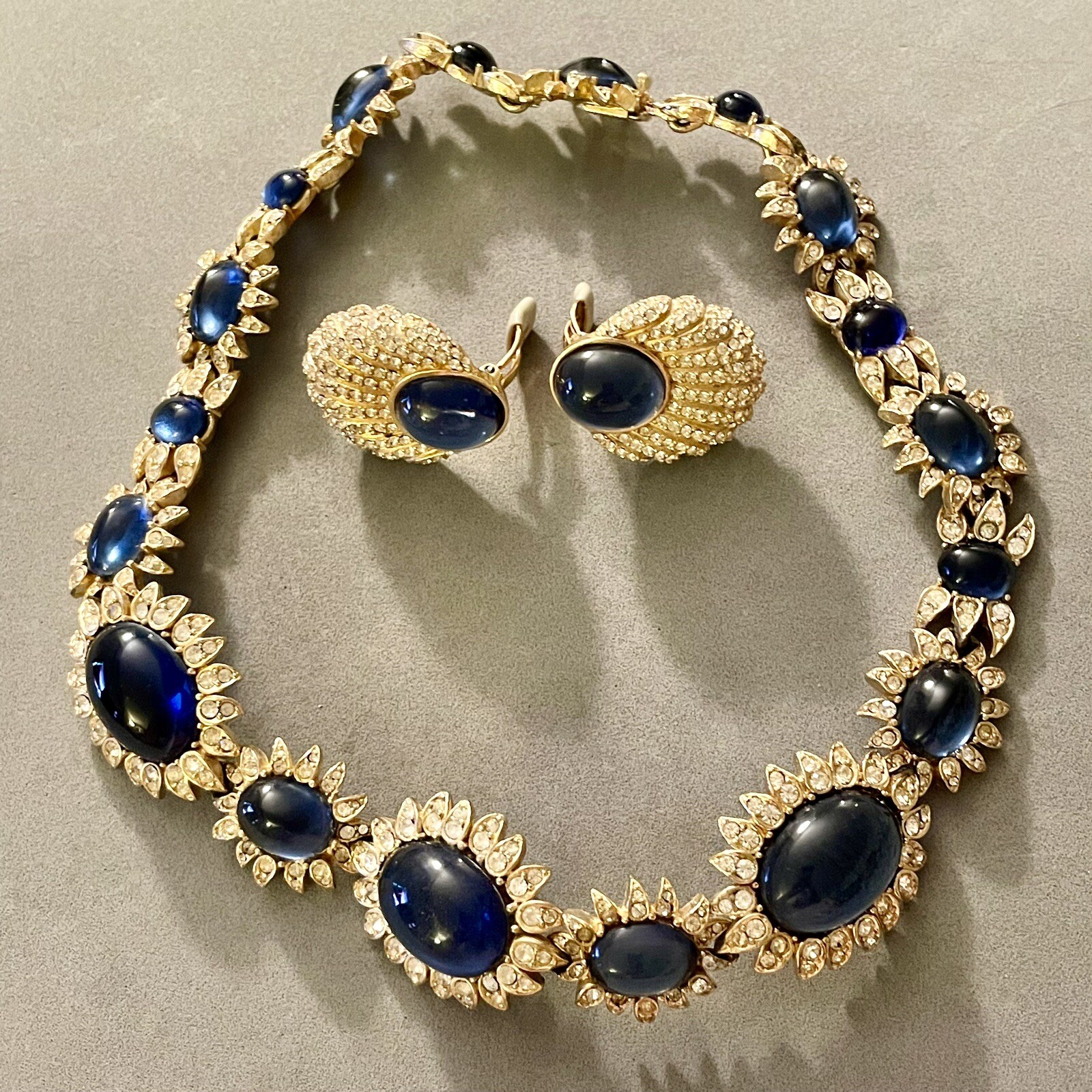 Vintage CINER Gripoix Glass Cabochon Rhinestone Gold Tone Necklace Earrings Set