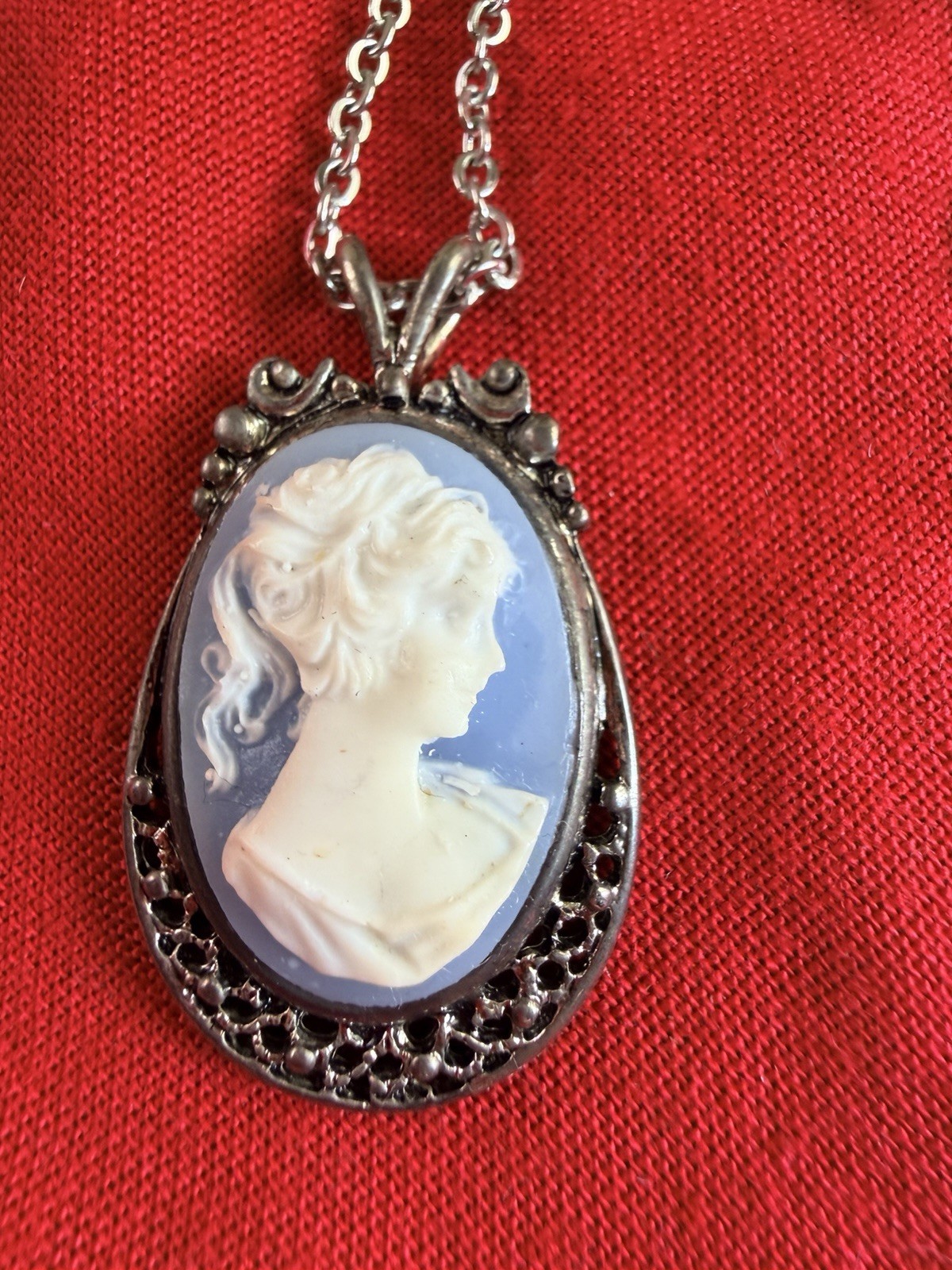 Vtg Blue White Cameo Lady Portrait Pendant Necklace Silver Tone Filigree 18”