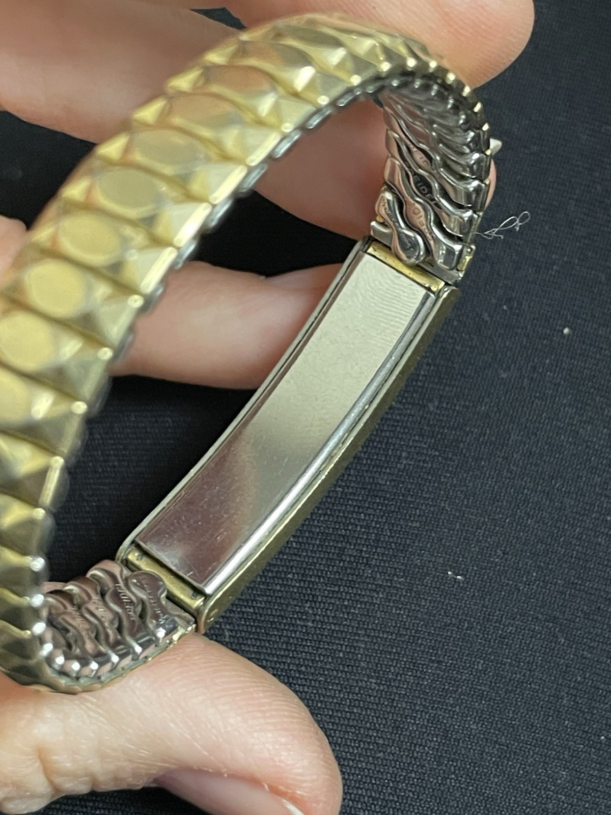 Vtg Engraved ID Bracelet Leanne Cursive Gold-Tone Stretch Band Speidel