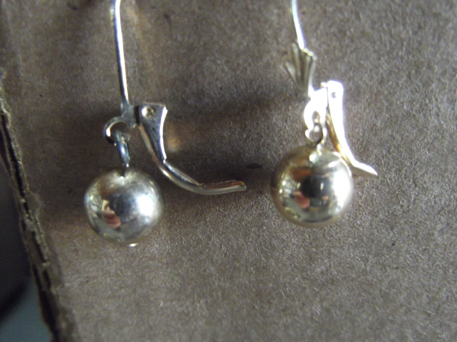 1 Pair Old 1/4″in Gold Tone Pearl Hoop Clasp Dangle Earrings
