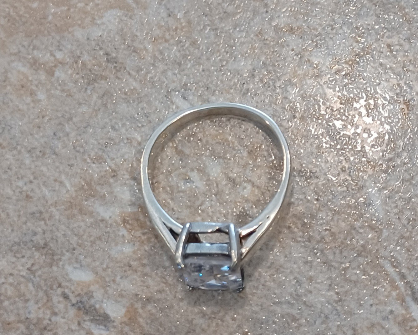 925 STERLING SILVER Ring Cubic Zirconia Stone sz about 7 1/2