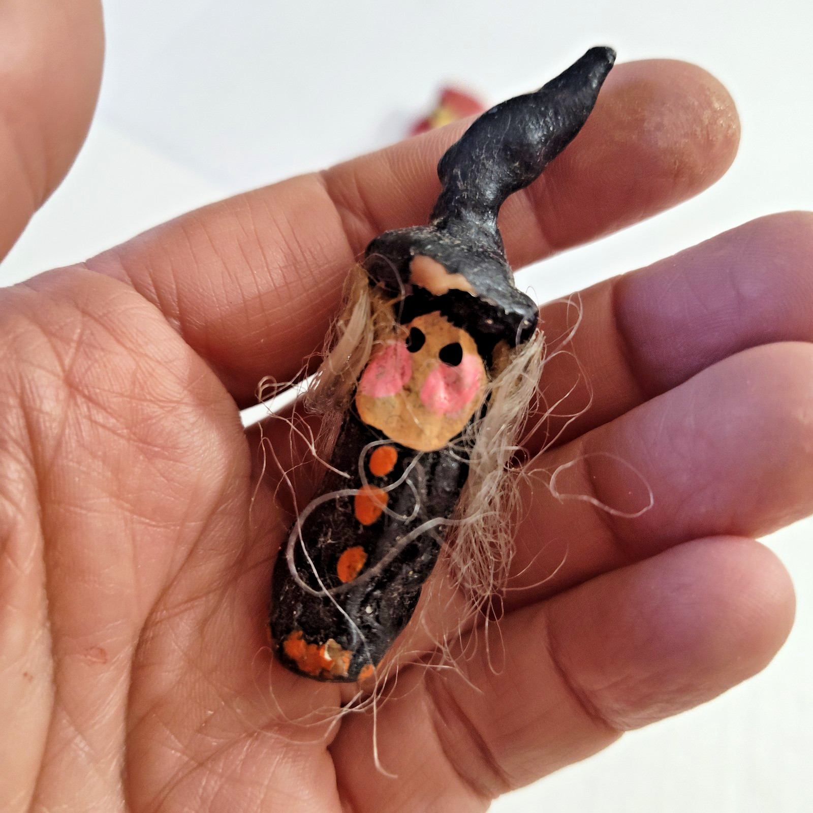 VTG 1980s Fun World Devil & Witch Halloween Pin Lot – Collectible Brooches