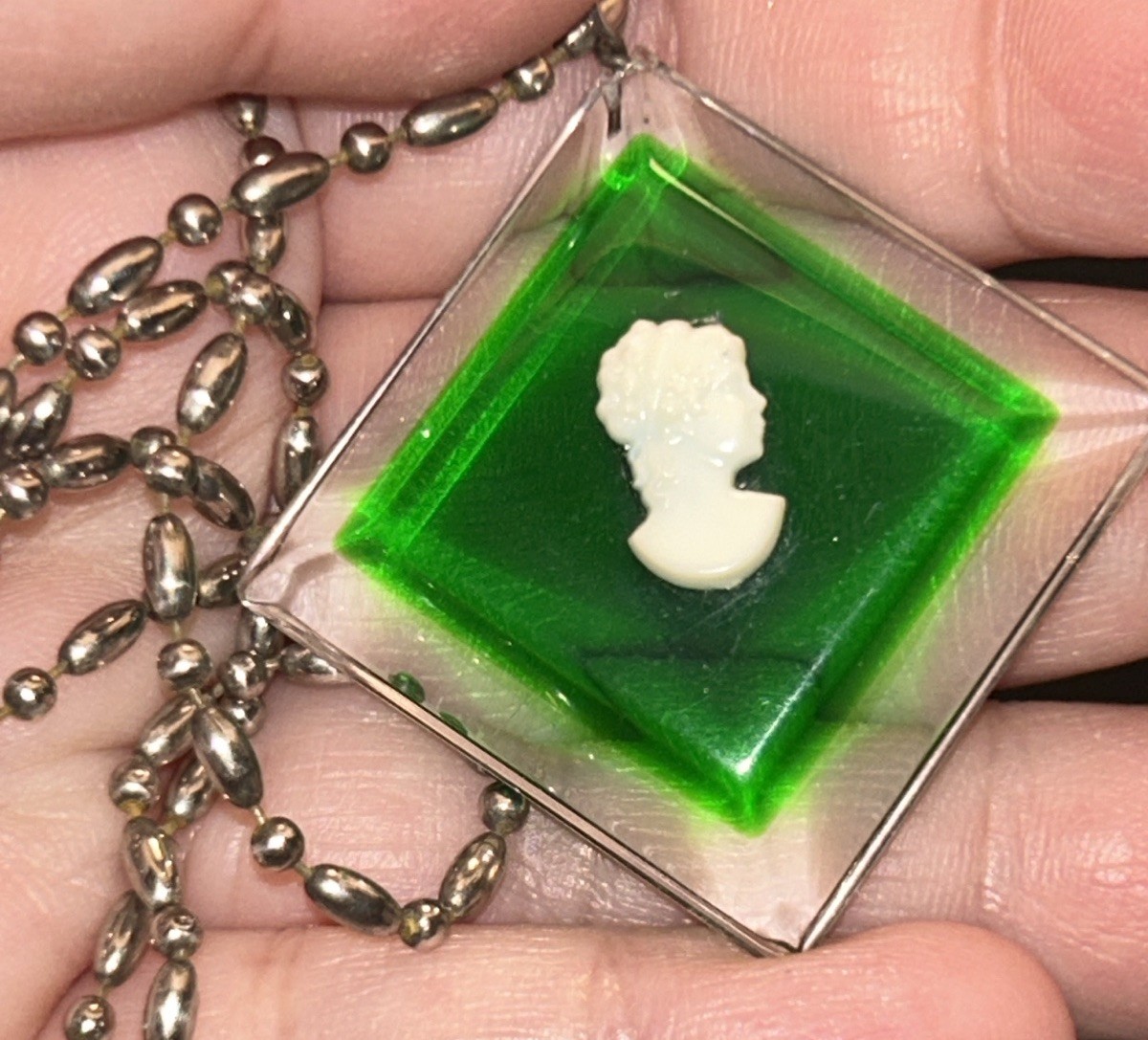 Green Lucite Geometric Cameo Pendant Necklace 24” Mod Art Statement Vintage 80’s
