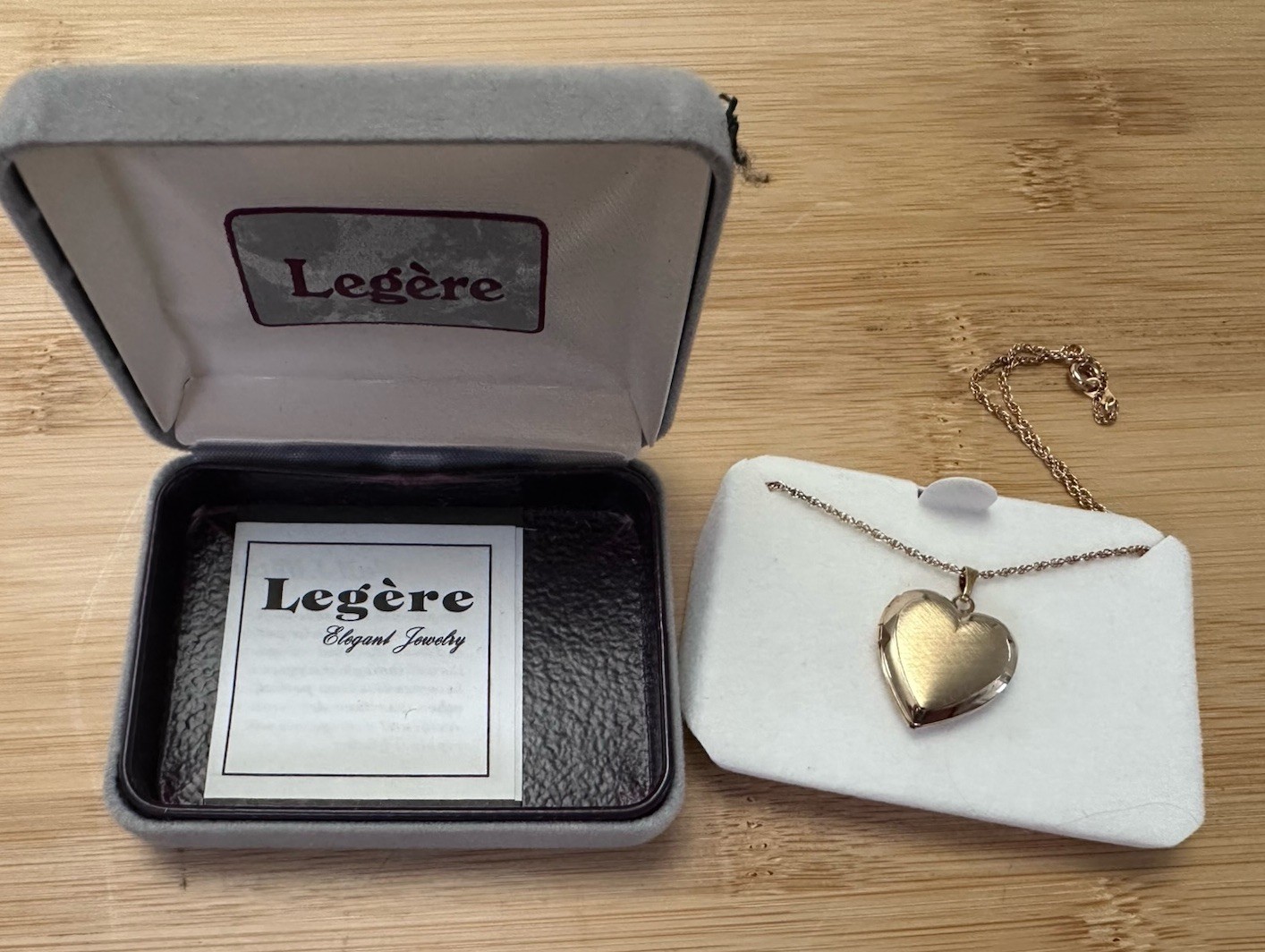 Vintage Legère Brushed Gold Tone Heart Locket 18” Necklace Pendant with Box NOS