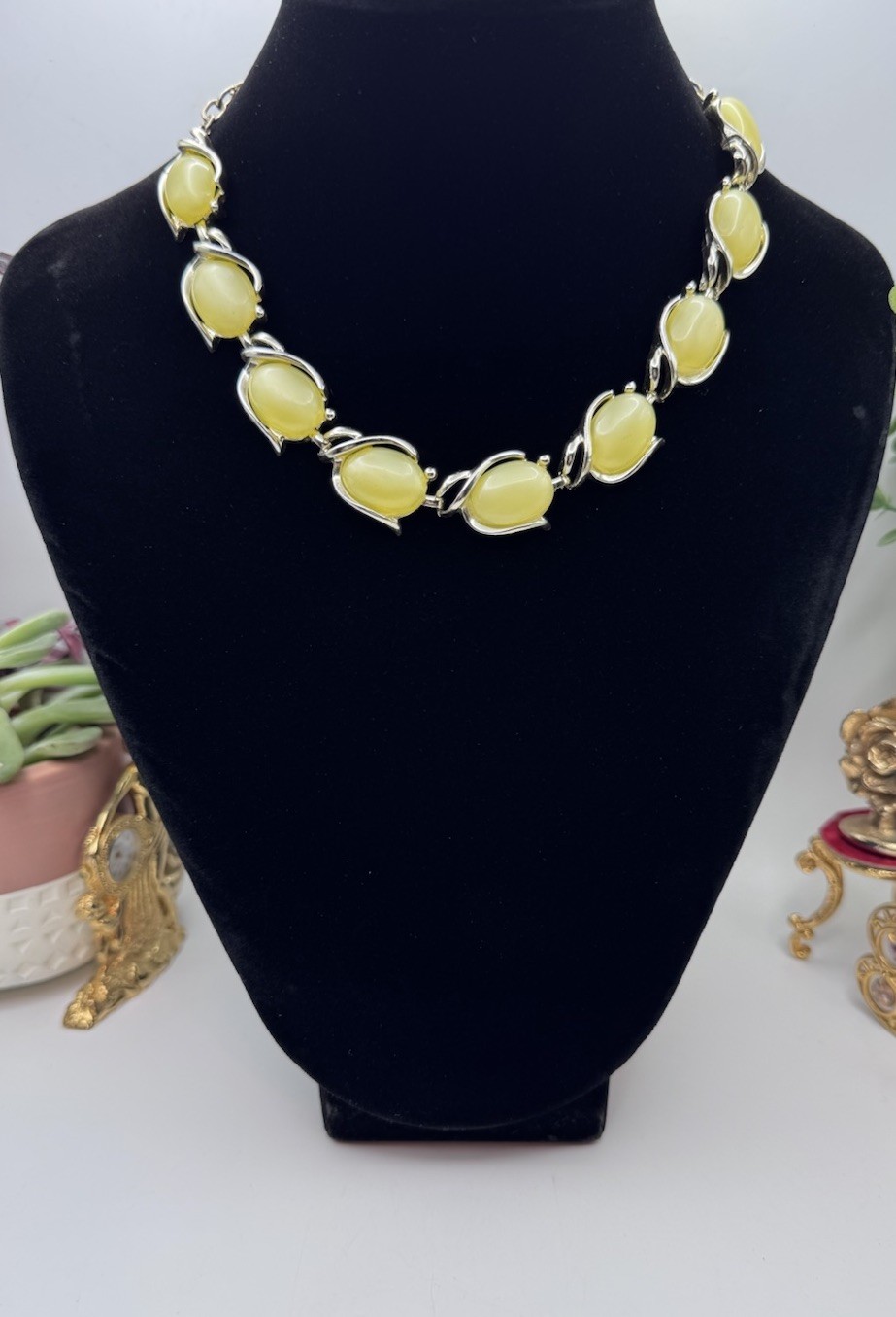 Vintage Coro Lemon Thermoset Necklace & Bracelet Set Unsigned