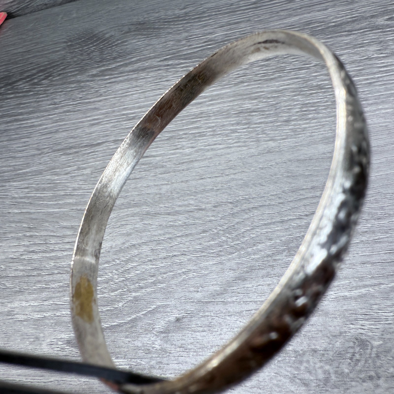 Vtg Bangle Bracelet Mexico Floral Motif Design Non-Magnetic Metal Unmarked #2170