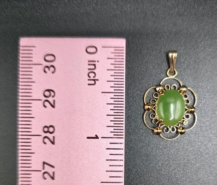​Vtg Gold on Sterling Silver Filigree Jade Cabochon Flower Pendant Vermeil 1.5g