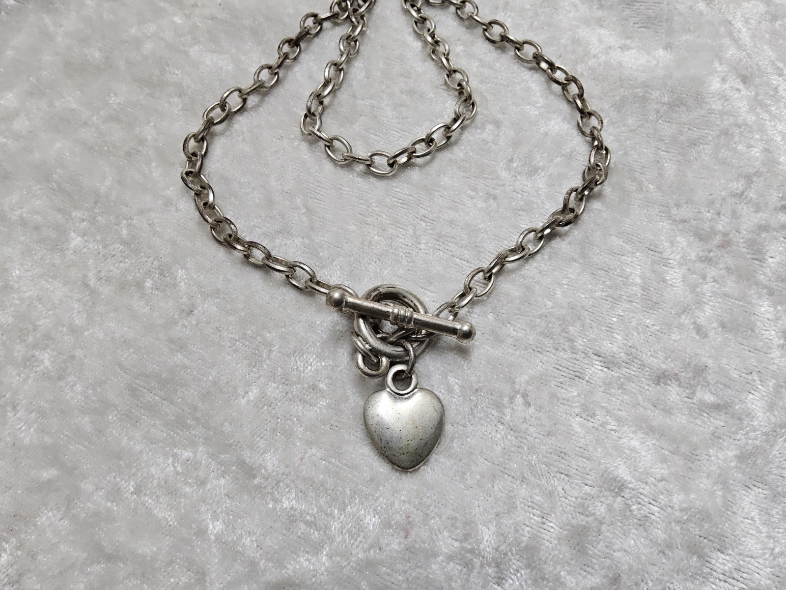 Silver Tone Chain Necklace Heart Toggle Clasp 16in