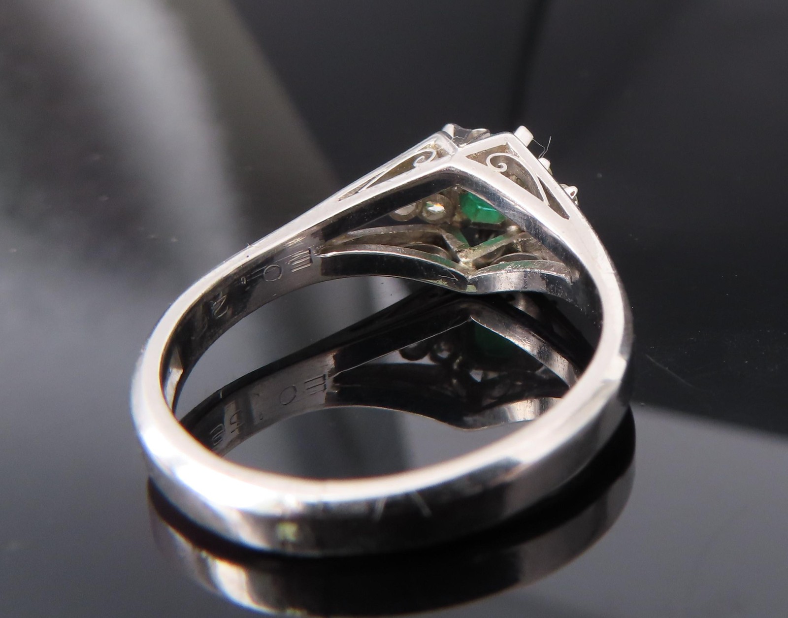 Vintage 0.26ct Colombian Emerald 0.06ct Diamond Platinum Ring Size 7