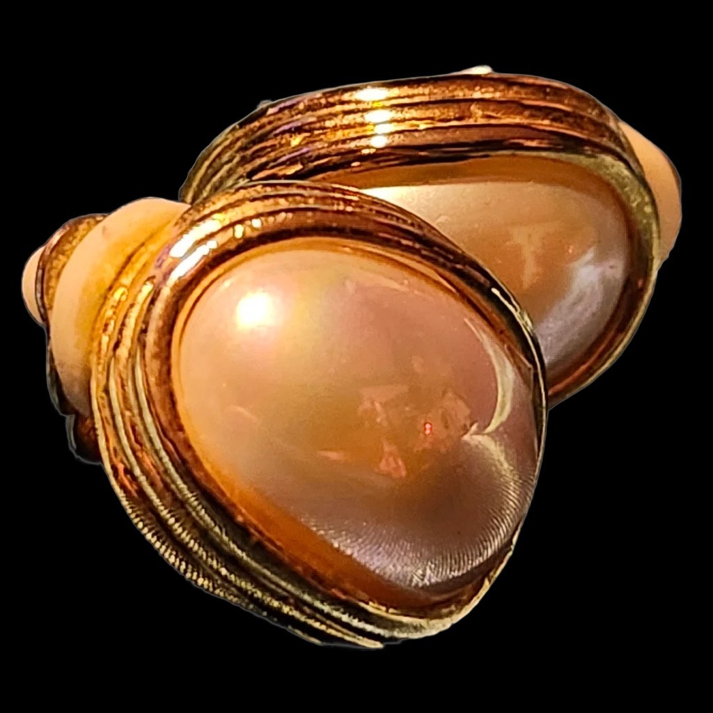 VTG Gold-tone Large Pearl Mabe Clip-on Earrings, 60s-80s Swirl Rope Frame