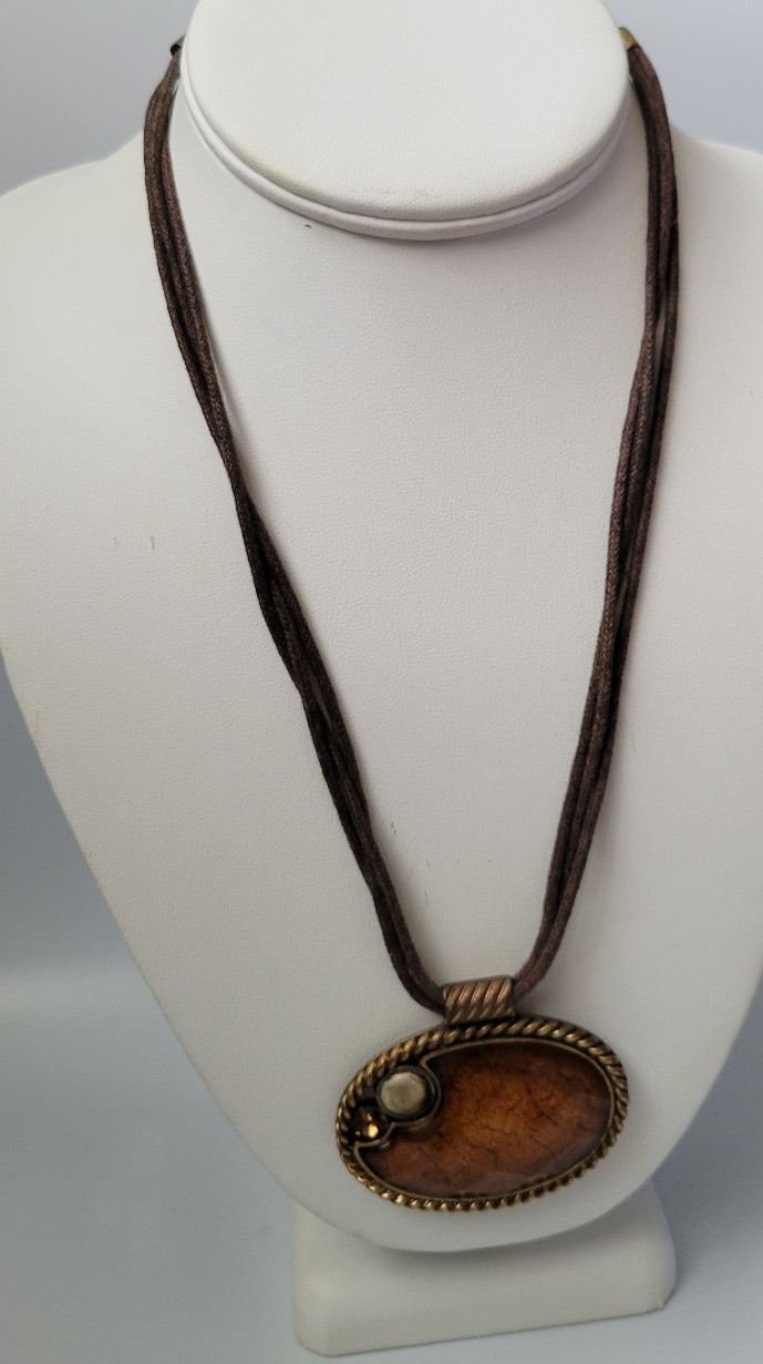 VTG Y2K 2000s Brown/Orange Cord Boho Hippie Adjustable Oval Pendant Necklace