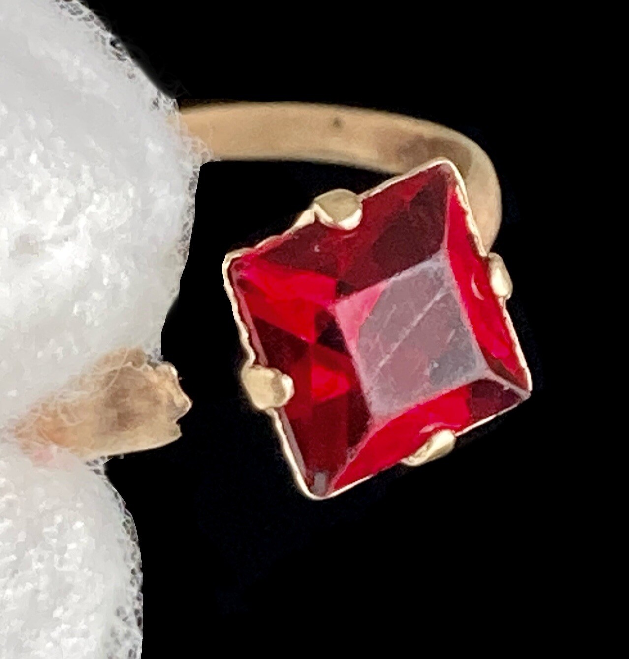 10k Yellow Gold Red Glass Ring Adjustable Band Size 4.75 Uncas Ladies Vintage