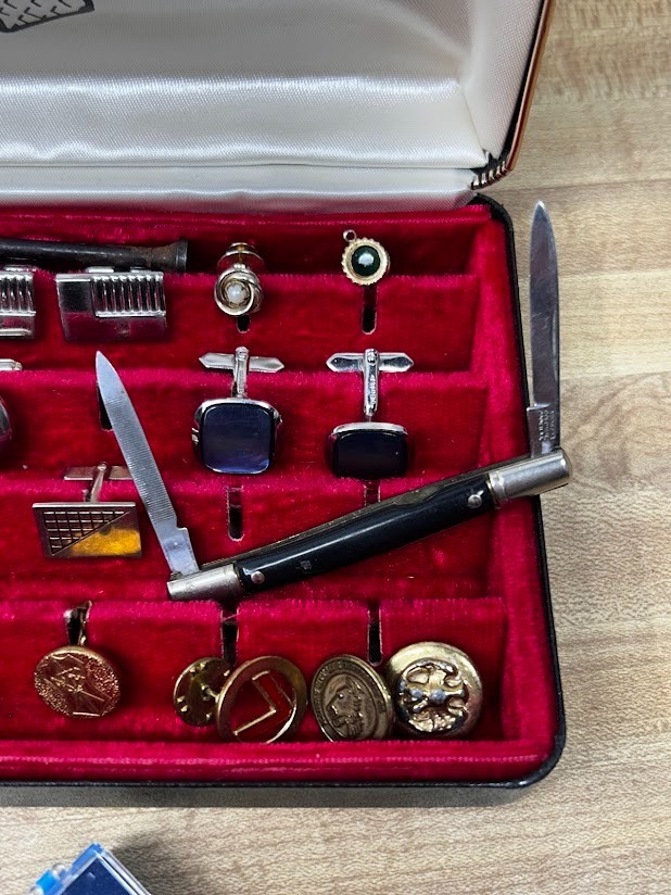 Estate Lot Vintage Men’s Jewelry Hickok Box Cuff Links Tie Bar Tacks Medals VTG