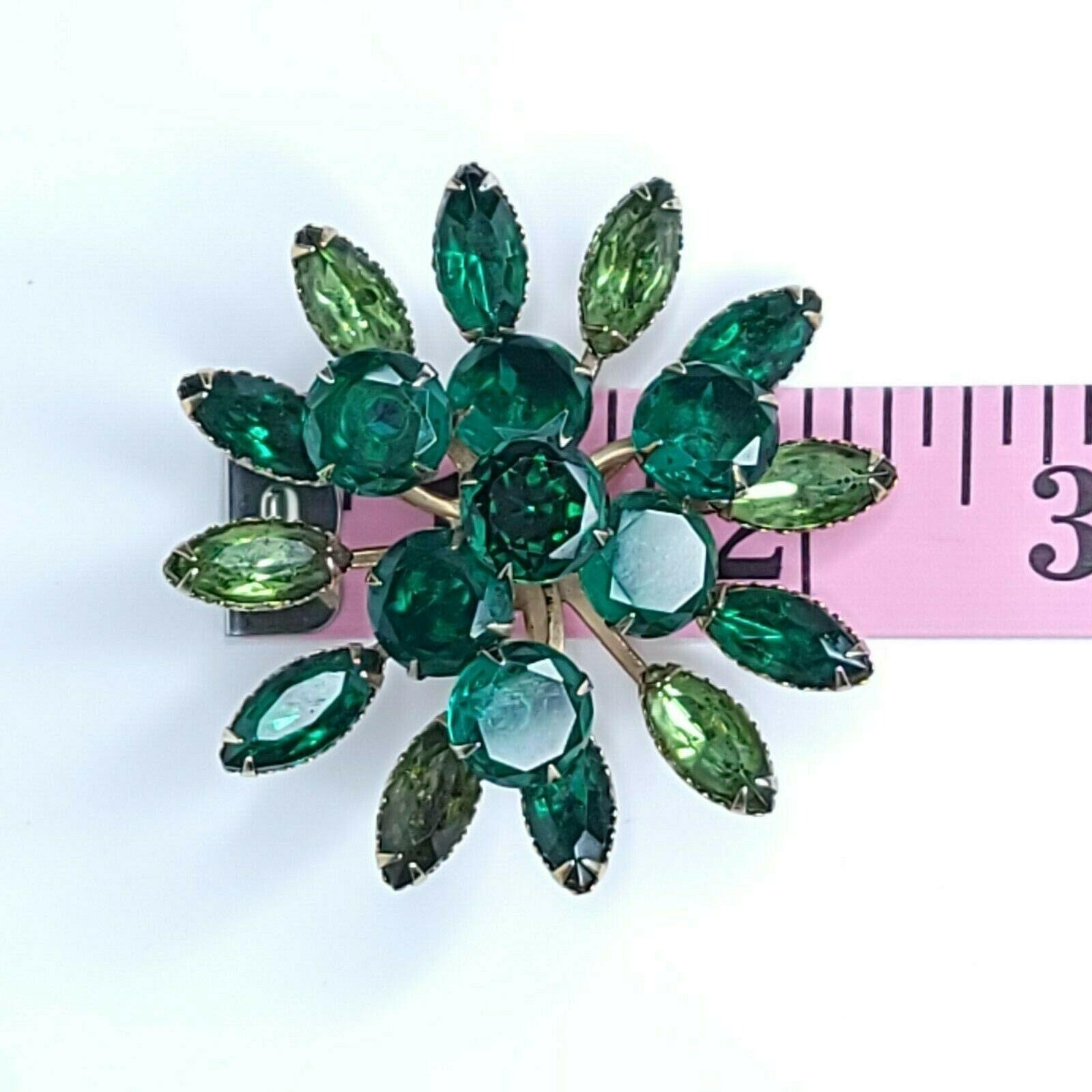 Vintage Faceted Green Acrylic Flower Brooch 60s 70s 80s Floral Statement Pin