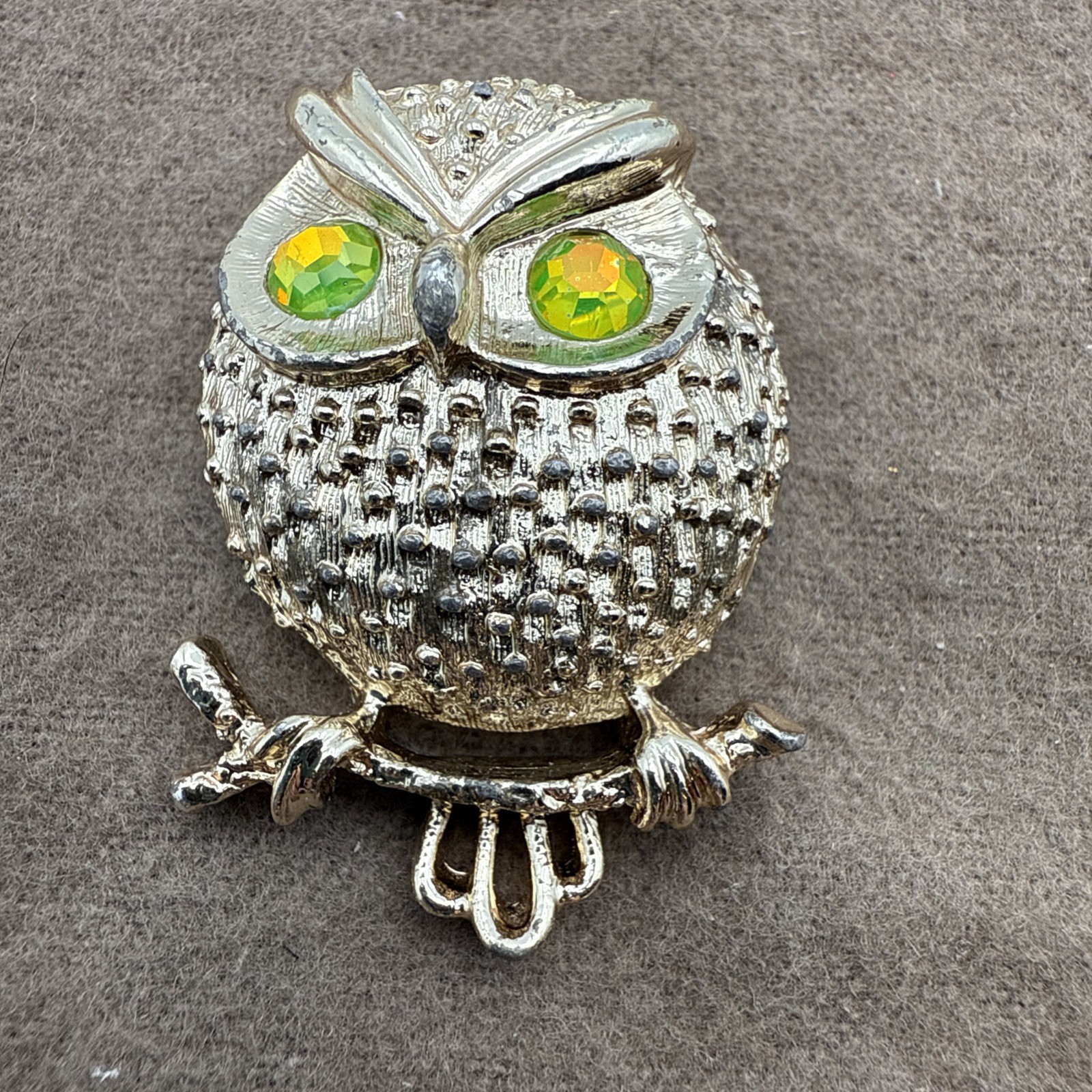 Vintage Sarah Coventry 1971 Uranium “Hooter” Owl Pin Gold Tone & Rhinestone