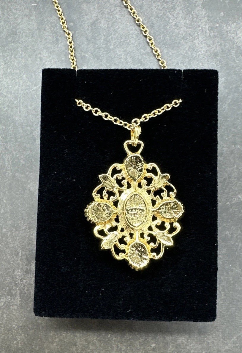 Vintage Avon Romantic Poet Necklace Gold Tone Pink 1994 Signed Love Beauty NIB