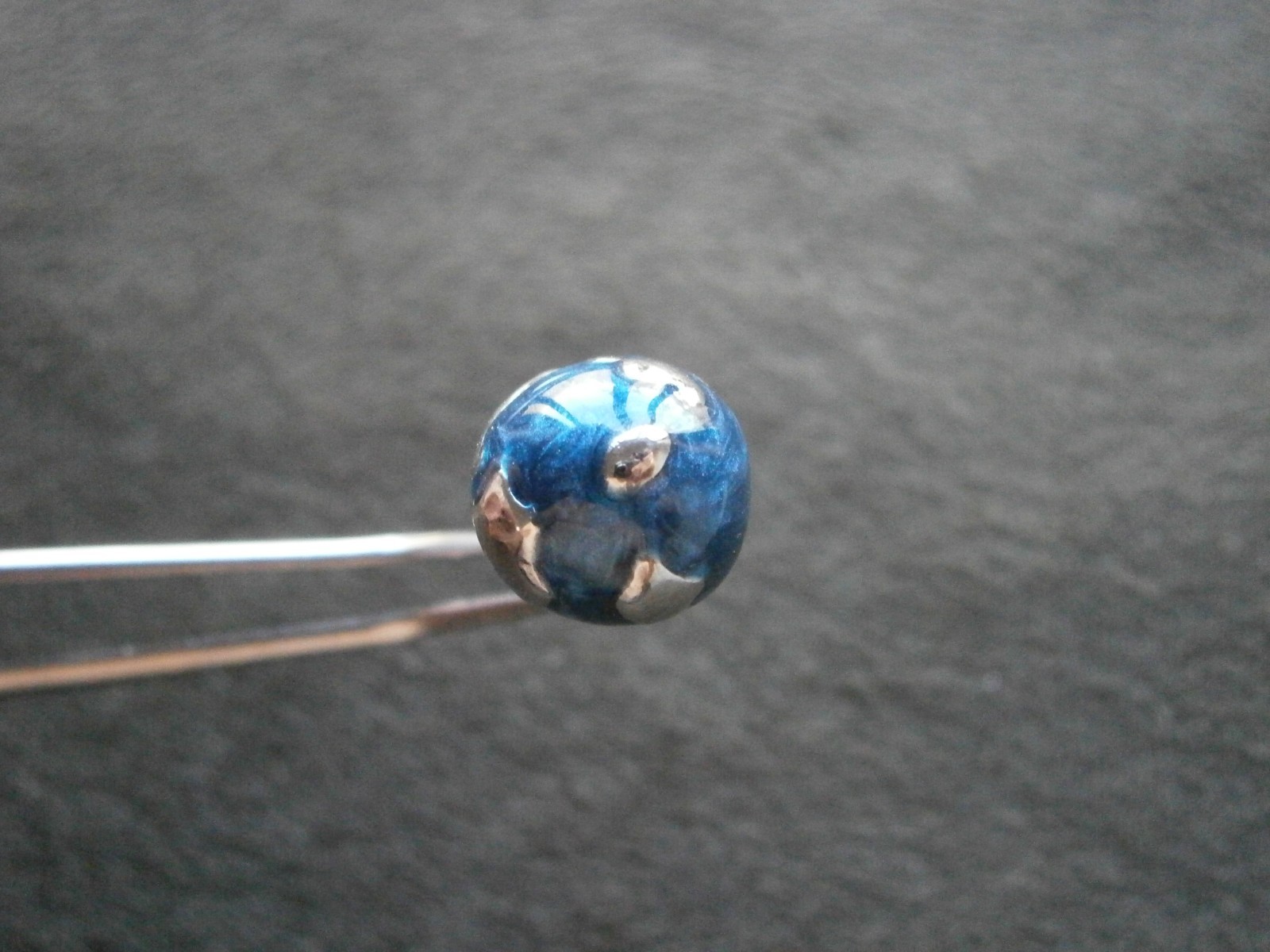 Globe Earth Vintage Silvertone & Enamel Bracelet Charm Pendant 6.7g ~ Large Bail