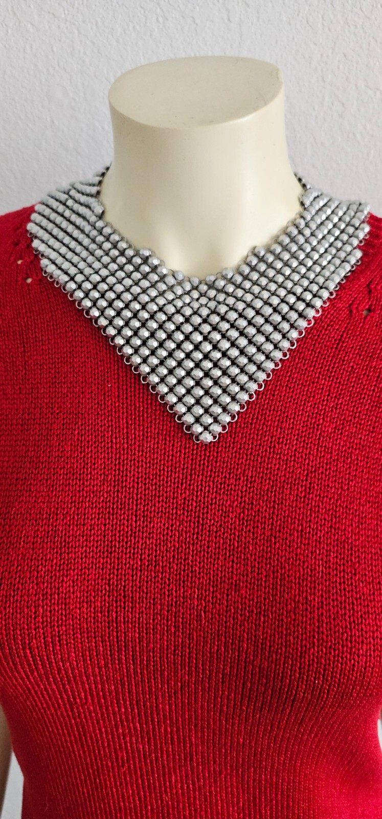 RARE Bib women necklace silver tone very light weight metal prongs 1.55n oz.