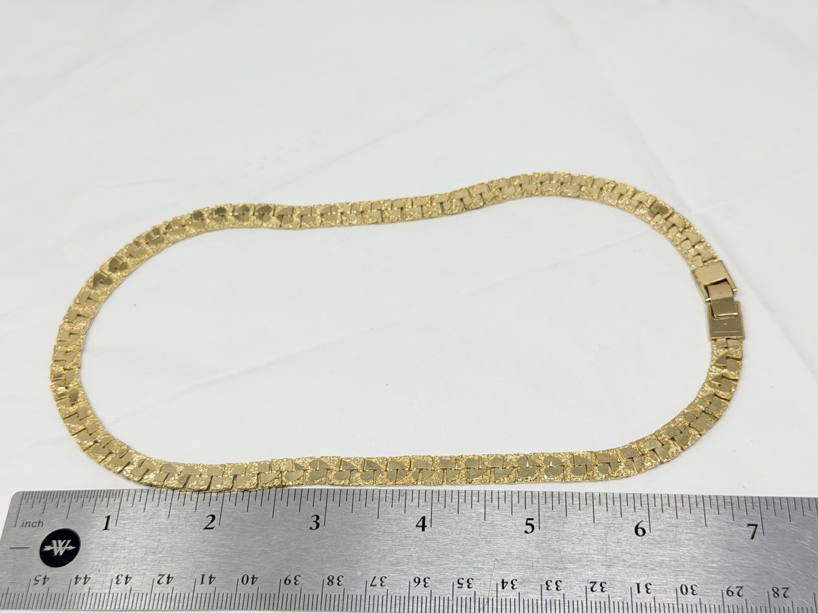 Beautiful Vintage Gold tone Heart Textured 8mm wide Flat Chain 17.5″ Necklace