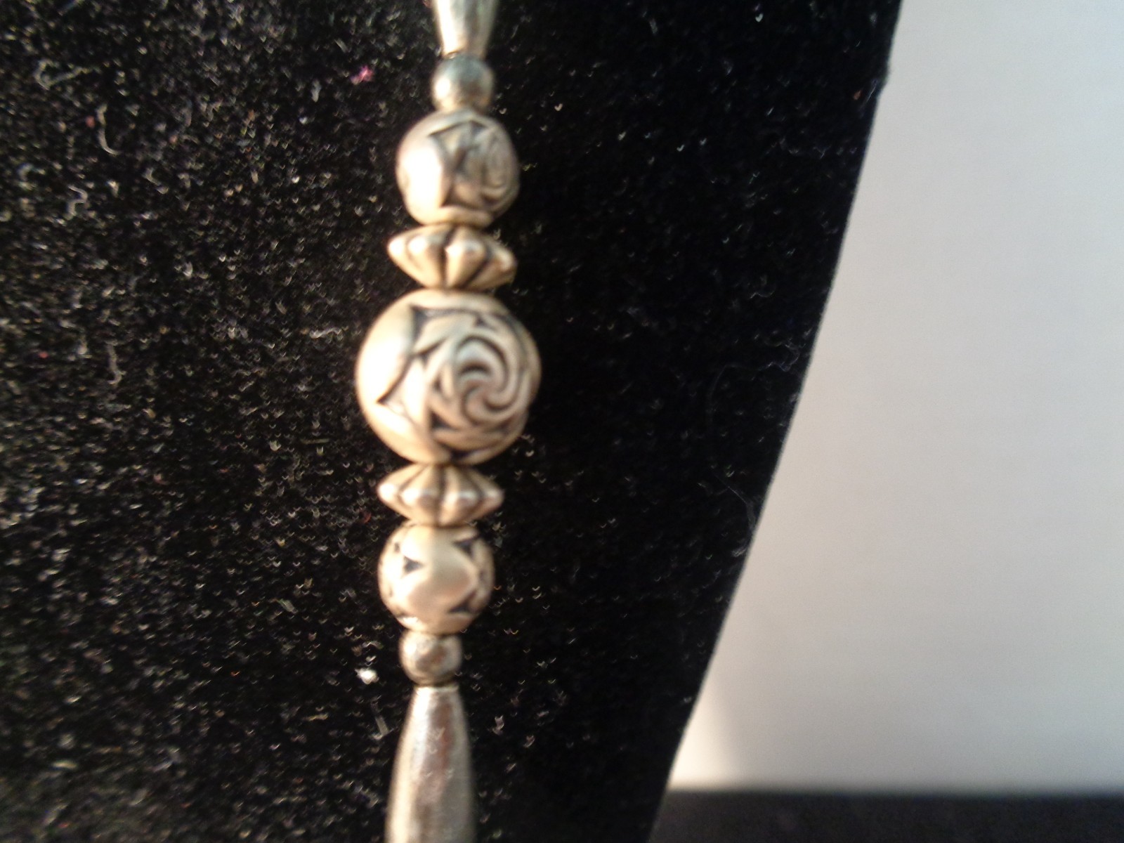 VINTAGE SOUTHWESTERN STYLE SILVER LIKE 28 INCH NECKLACE,BALLS,BARRELS,DISCS.