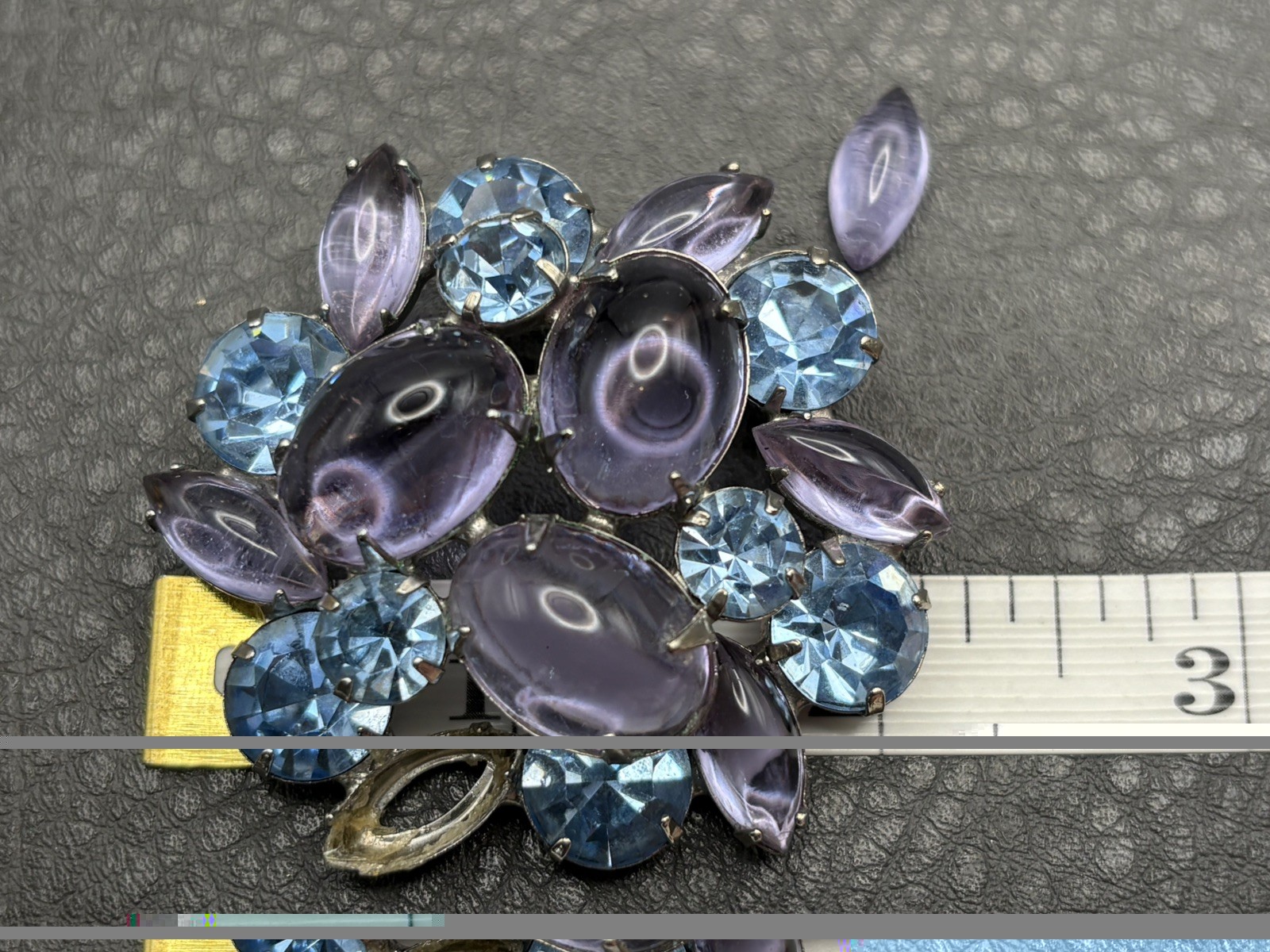 Vintage DOME Vintage Lavender Resin CABOCHONS AQUA BLUE Rhinestone BROOCH READ