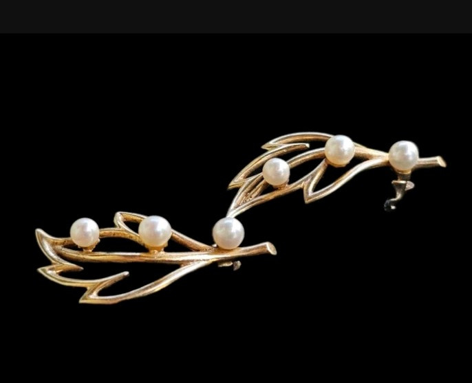 14K Yellow Gold Pearl Clip On Earrings Vintage Leaf Floral Designer 5.3 gm