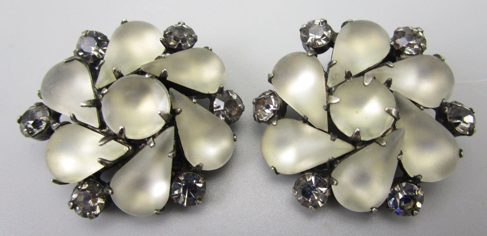 DELIZZA & ELSTER JULIANA FROSTED CLEAR GLASS RHINESTONE BRACELET & EARRINGS SET