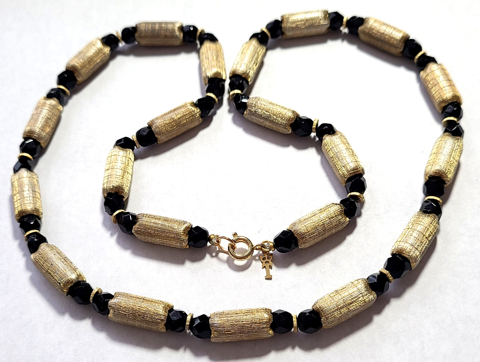 VINTAGE STUNNING BLACK FACETED GLASS TRIFARI NECKLACE