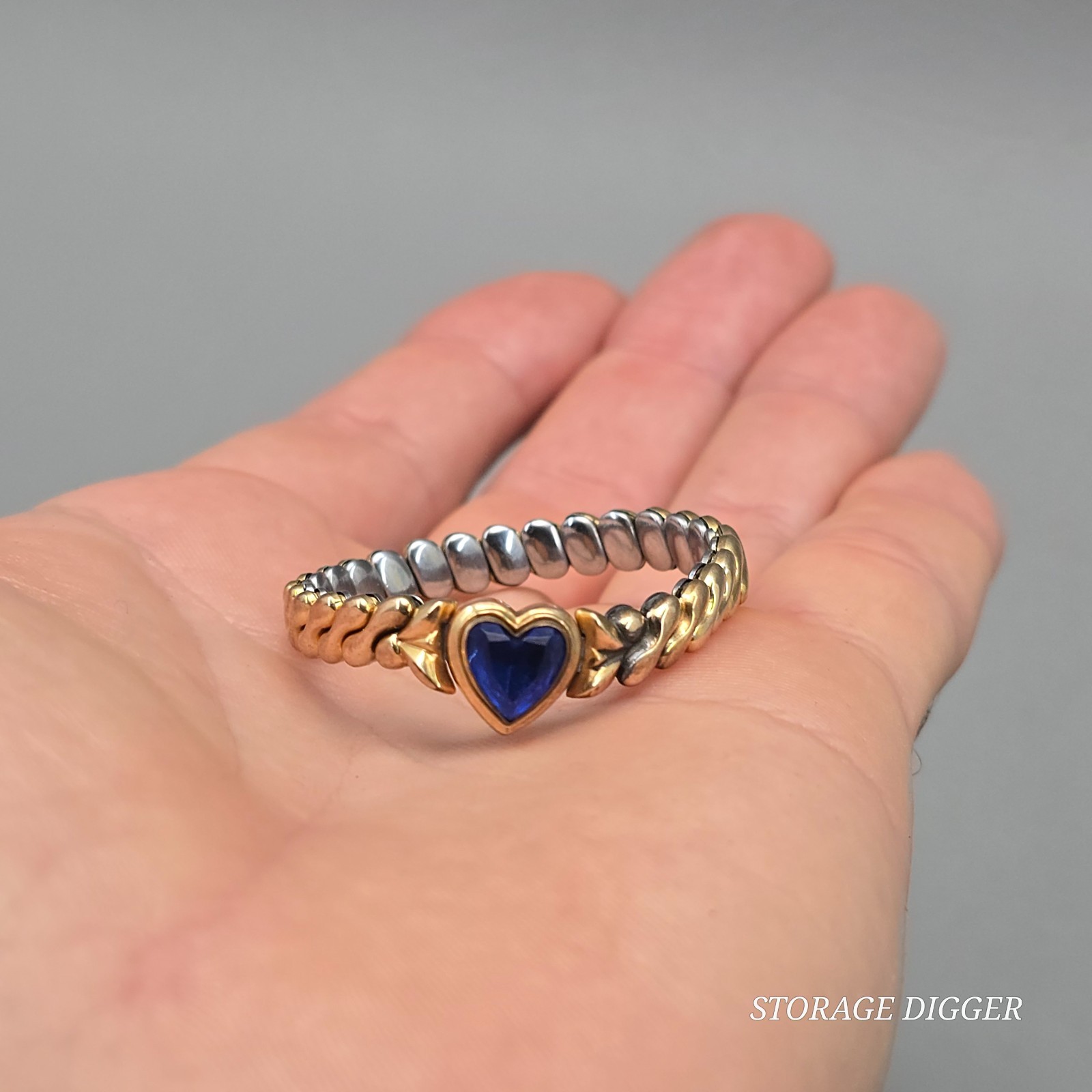 VTG 1940’s Miss Mignon by Speidel Gold Toned Metal Blue Heart Expansion Bracelet