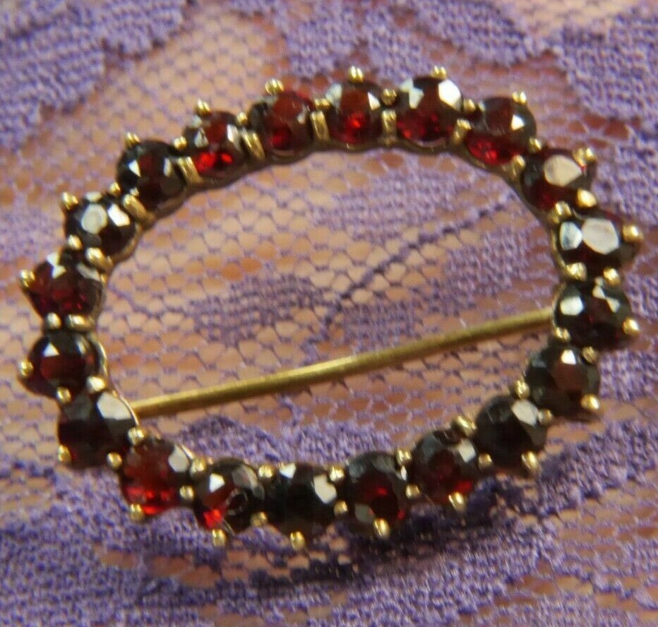 14k Yellow Gold 1 1/4″ x 7/8″ Garnet 3.5 mm x 20 Vintage BROOCH pin BROACH