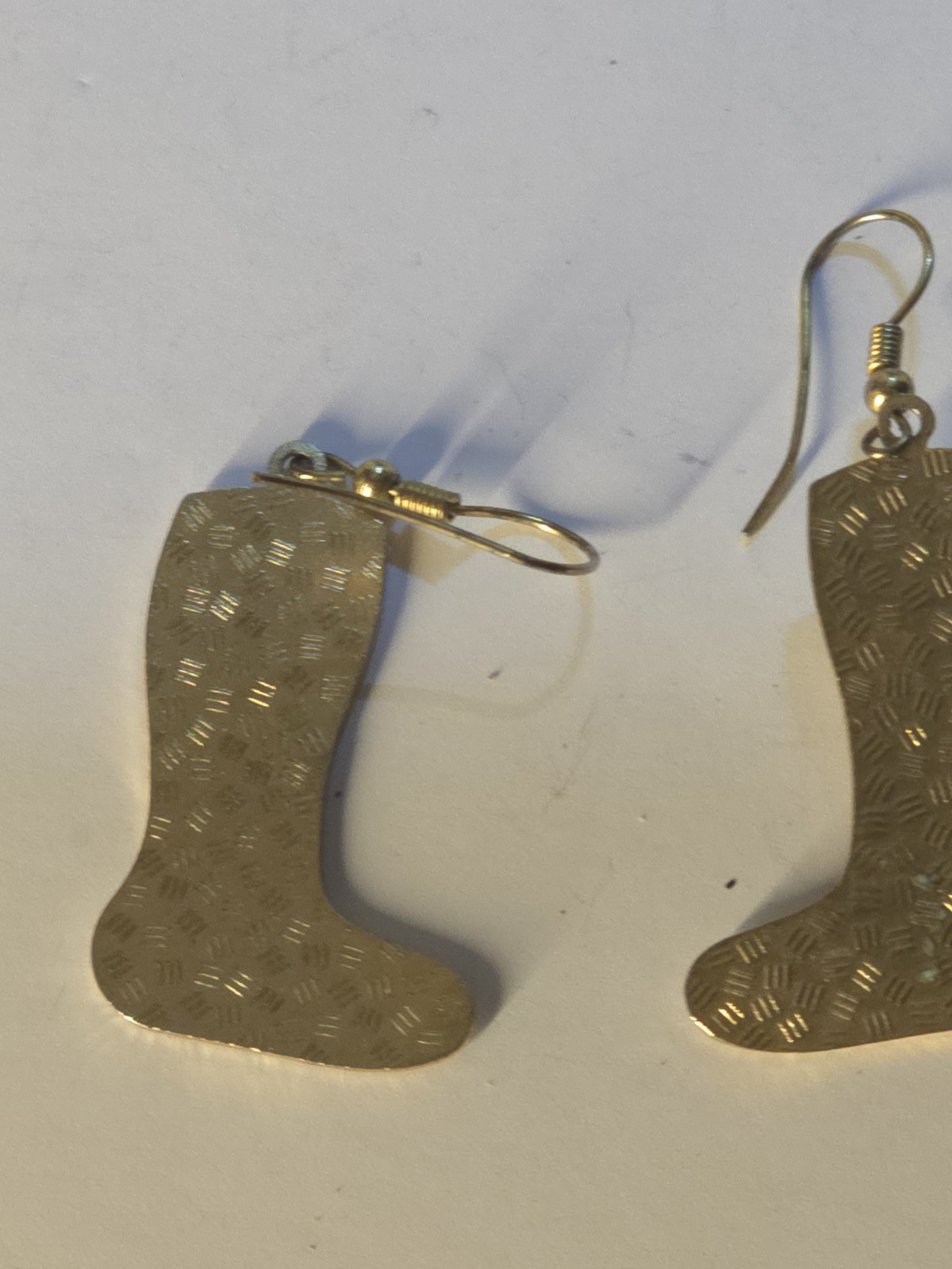 Vintage cloisonne white socks flower enamel gold tone earrings 39×21 mm