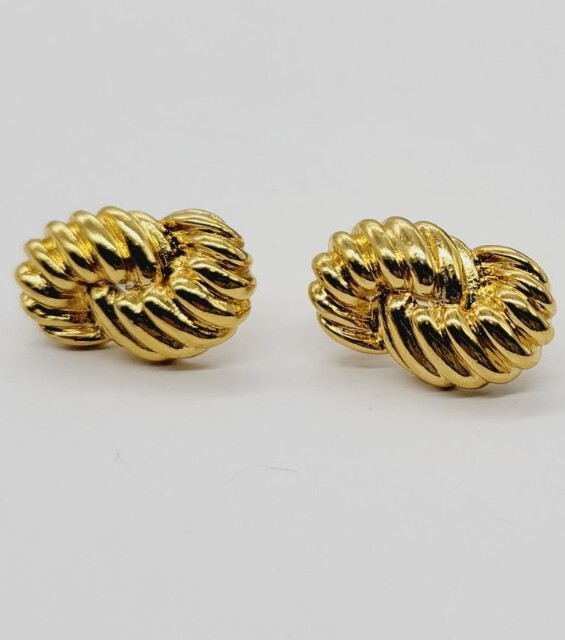 NAPIER Earrings Knot Screw Back Clip On Textured 1 in Vintage