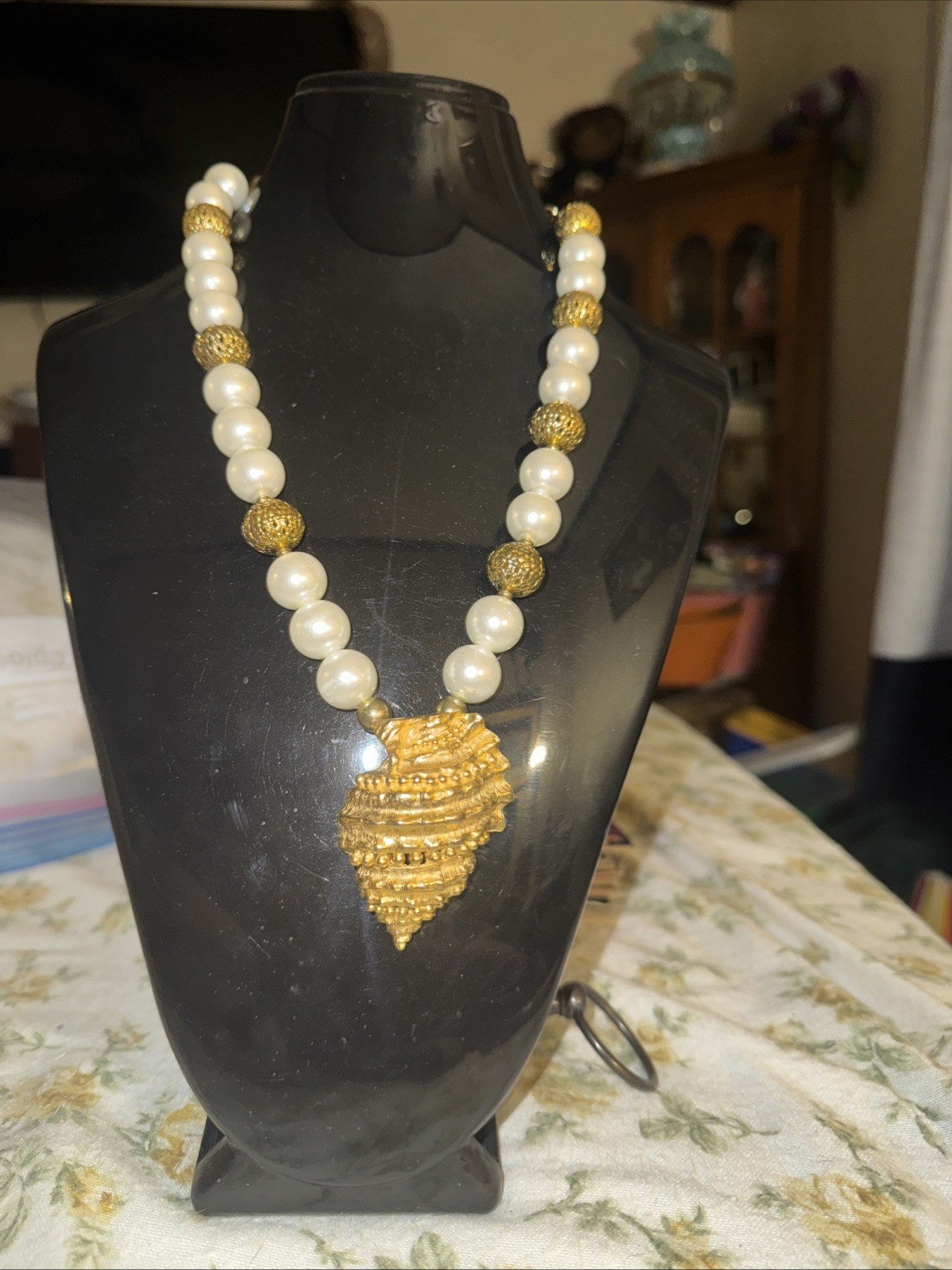 Gay Boyer Vintage Simulated Pearl??? And Gold Tone Shell & Bead Necklace Unique