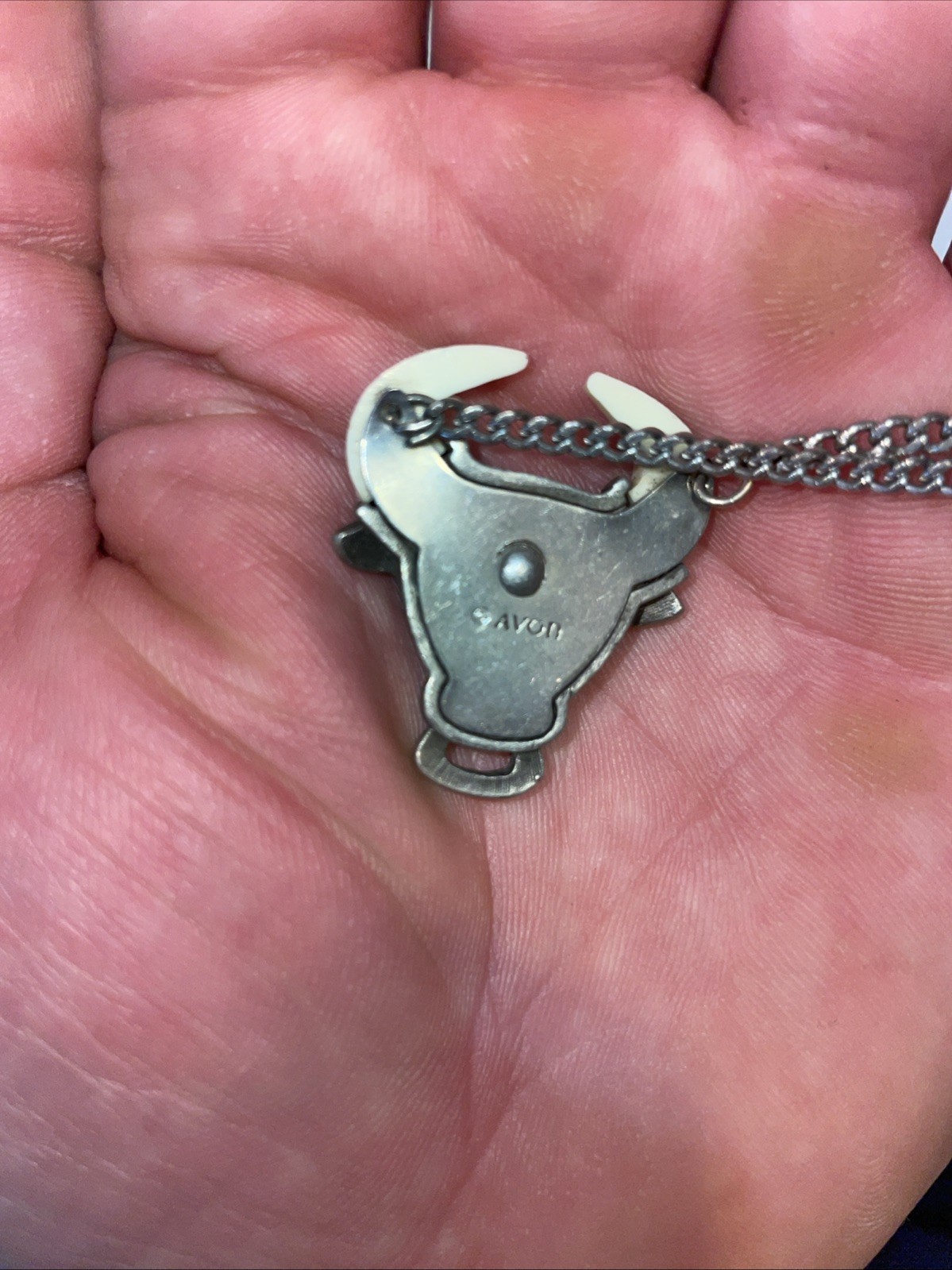 Vintage 1978 AVON “Wild Country” Pewter Bull Pendant Men’s 18″ Necklace