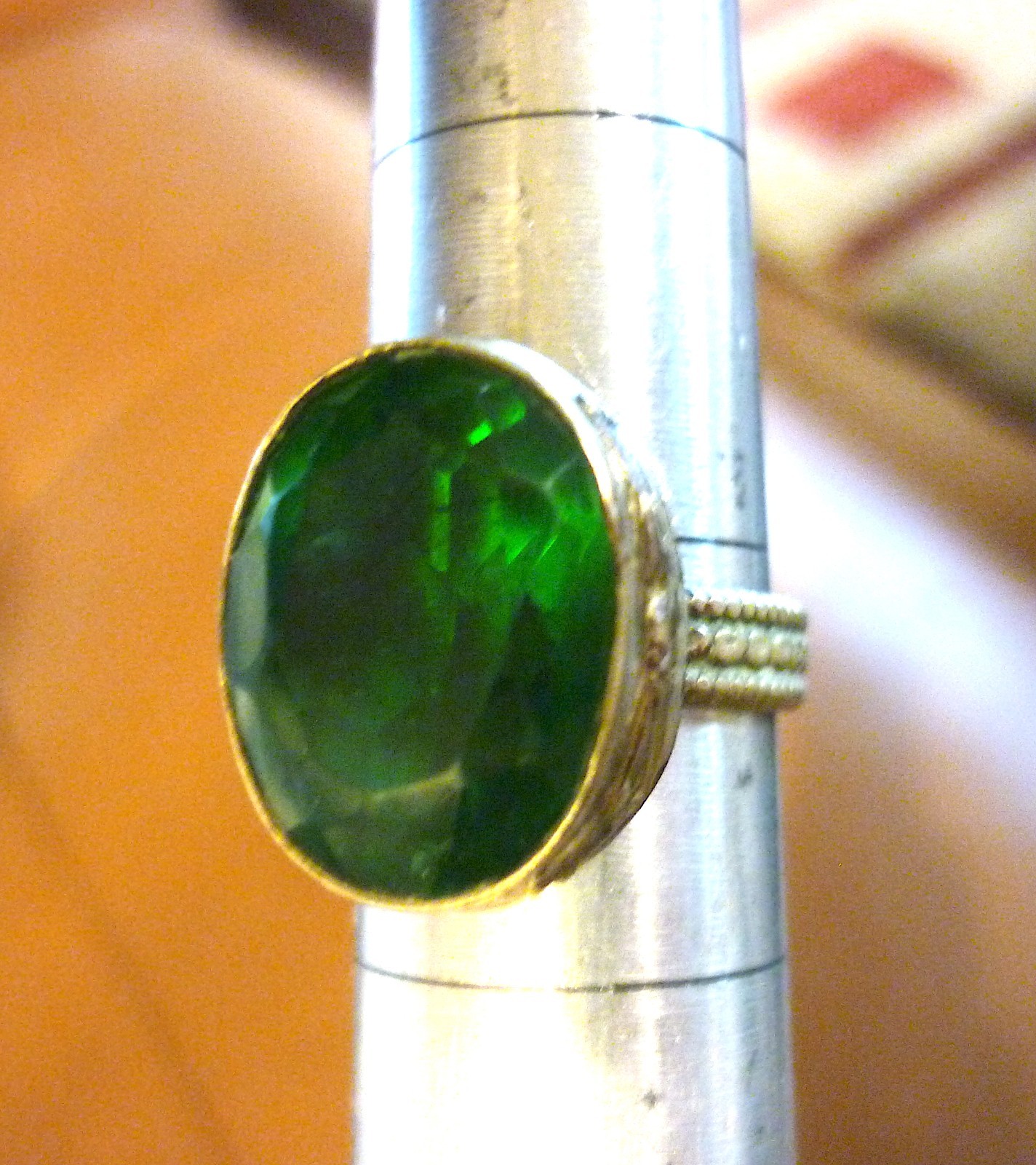 Vtg Silver Washed Brass Bohemian Ring Kelly Green Stone Tall Statement Size 5.25