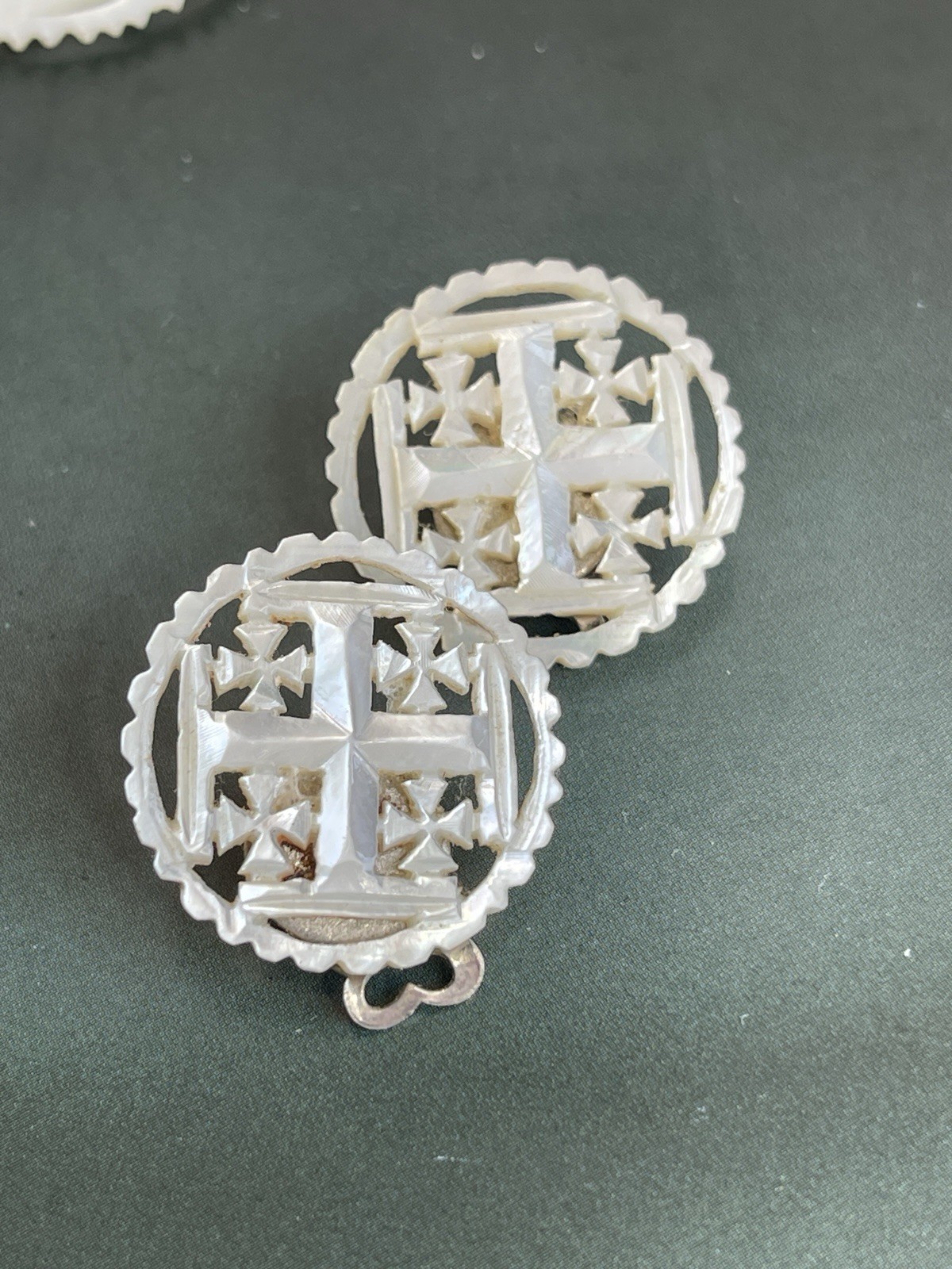Vintage Hand Carved Mother Of Pearl Brooch & Clip Earrings Set